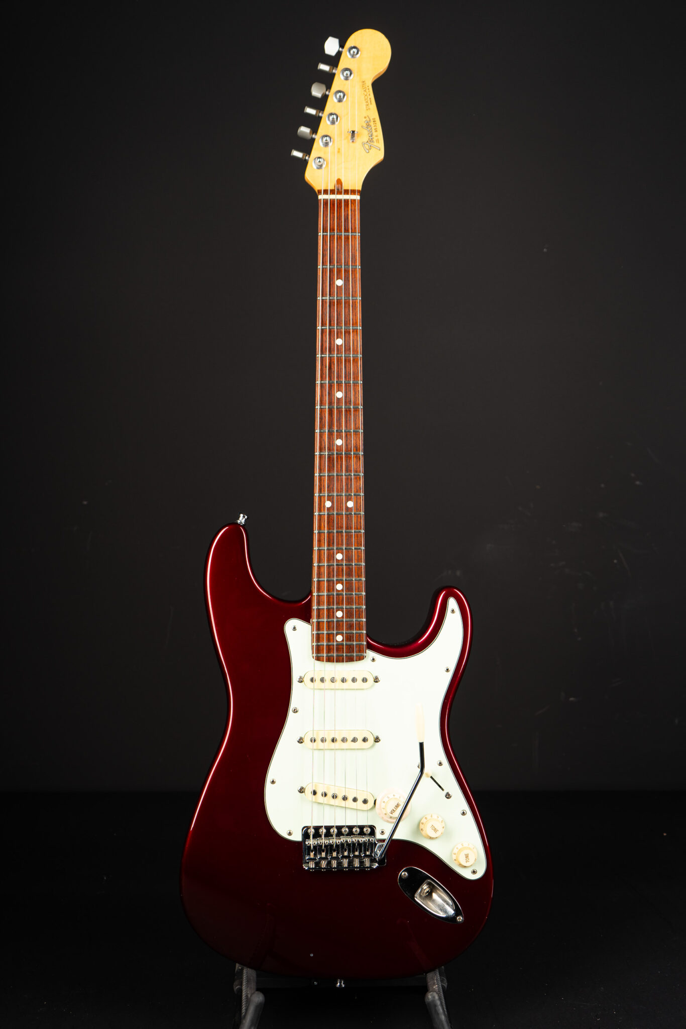 エレキギター　fender Stratcaster Amazon.co.jp: Fender Electric Guitar Player Stratocaster