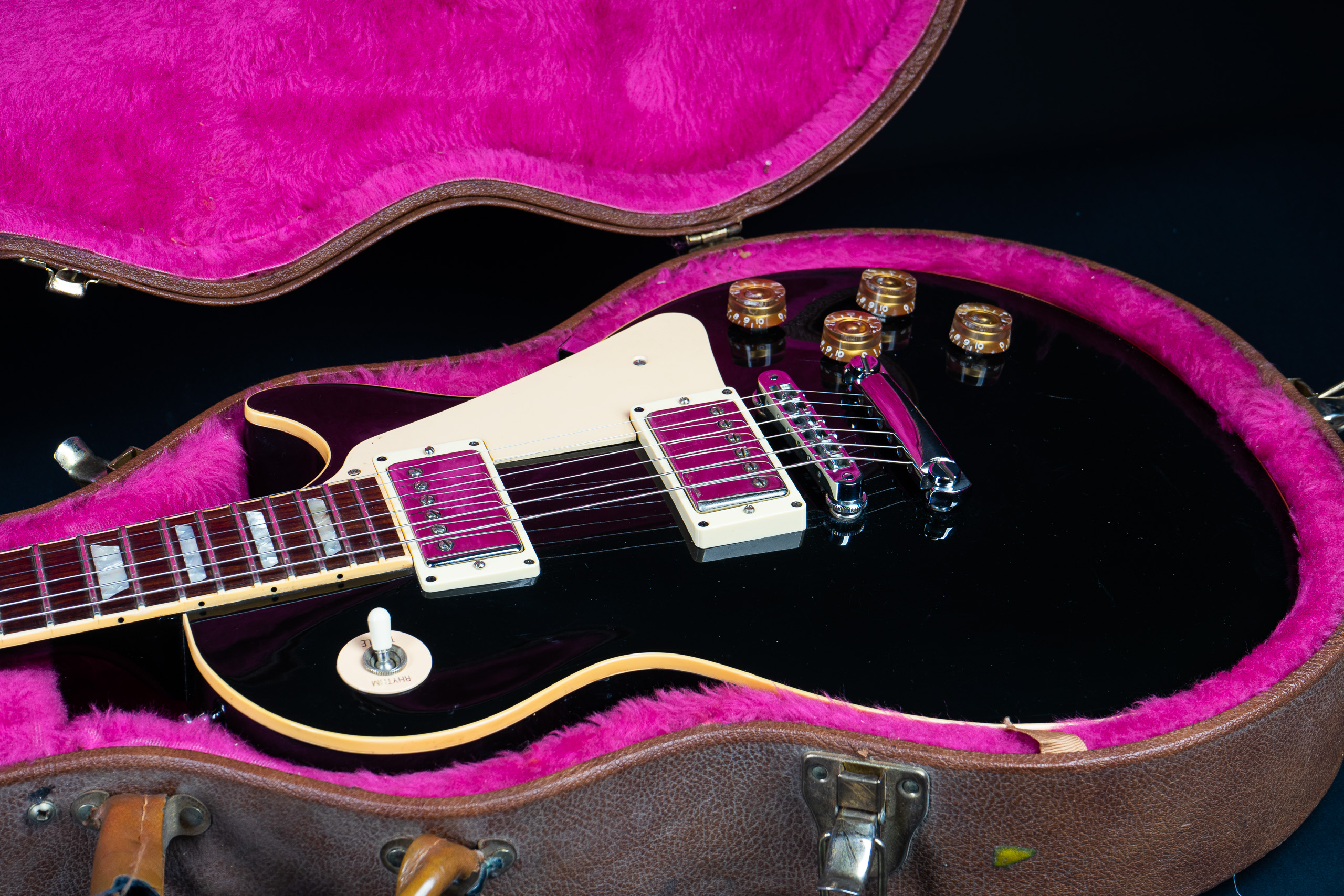 1990 Gibson Les Paul Standard - Ebony - GuitarPoint