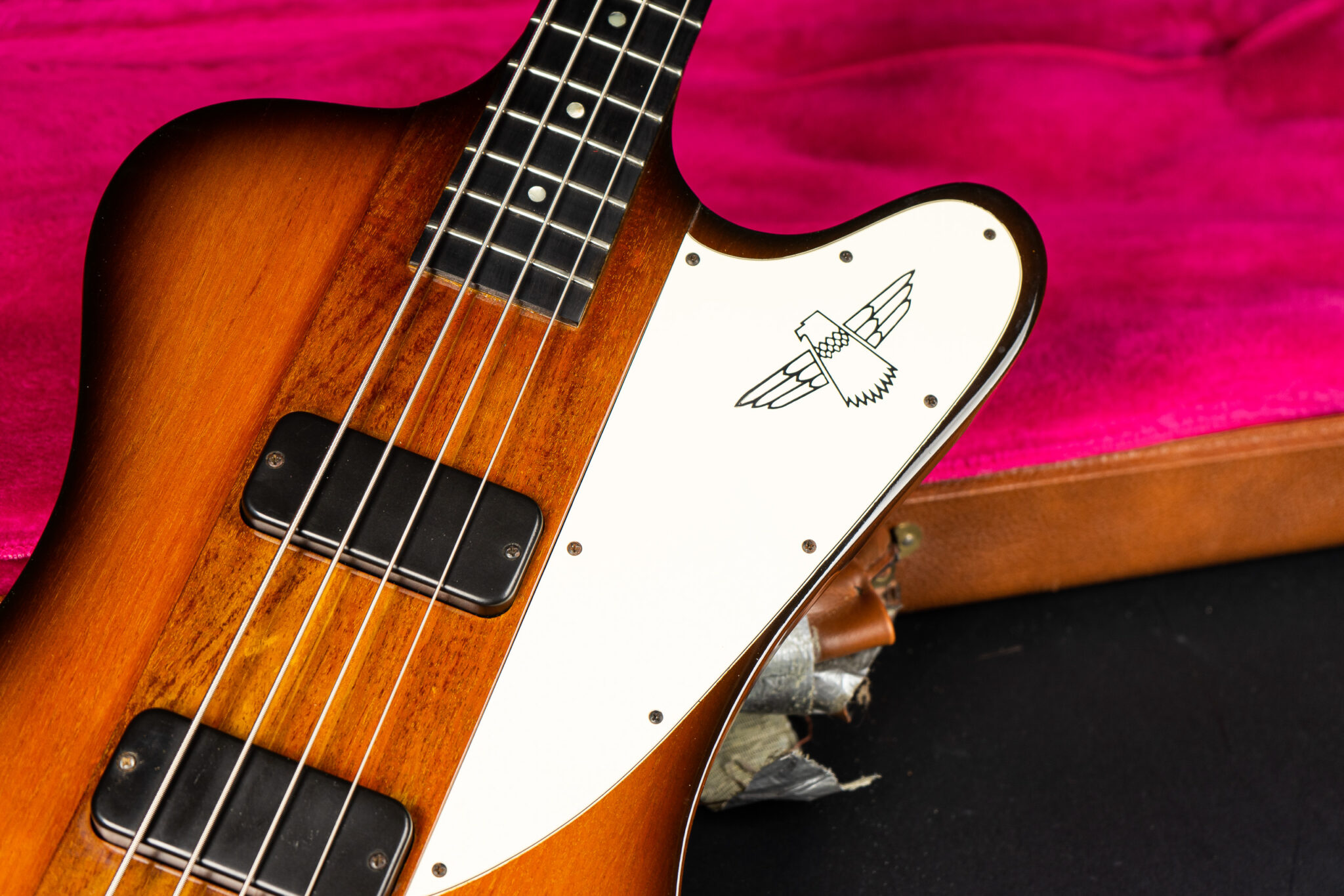 1991 Gibson Thunderbird IV – Sunburst – GuitarPoint