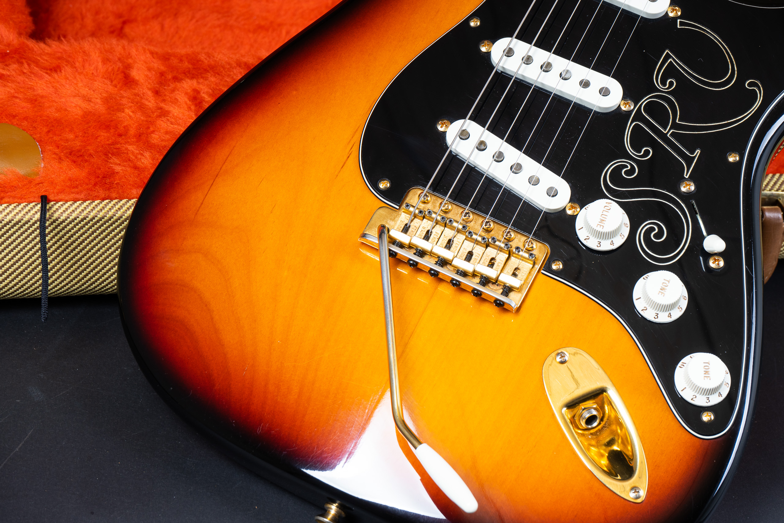 1992 Fender Stevie Ray Vaughan Signature Stratocaster - Sunburst 1992 Fender Stevie Ray Vaughan Signature Stratocaster - Sunburst