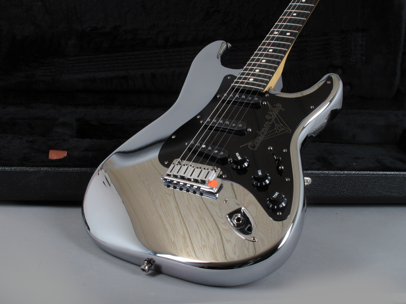 fender custom shop chrome stratocaster