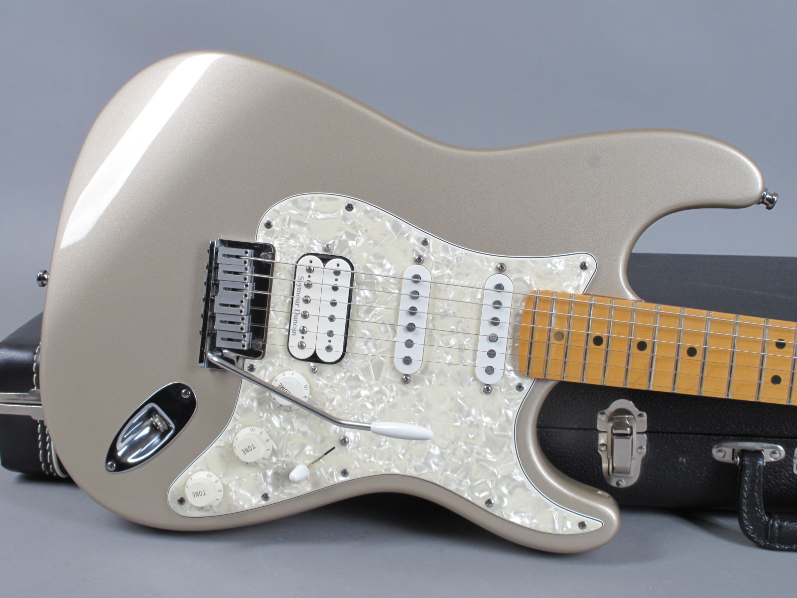 1996 Fender Lonestar Stratocaster – Shoreline Gold – GuitarPoint