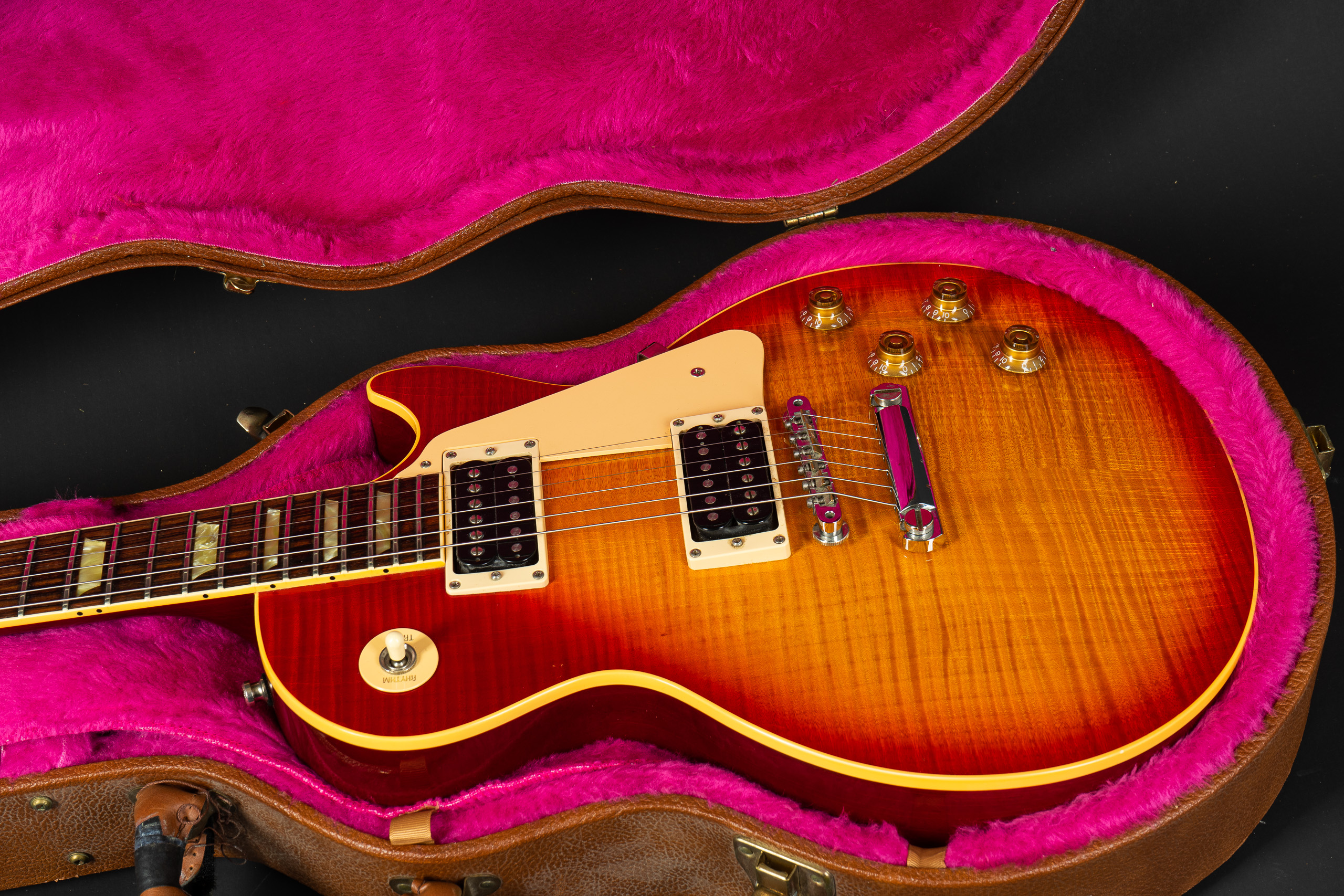 1996 Gibson Les Paul Classic Premium Plus - Sunburst - GuitarPoint