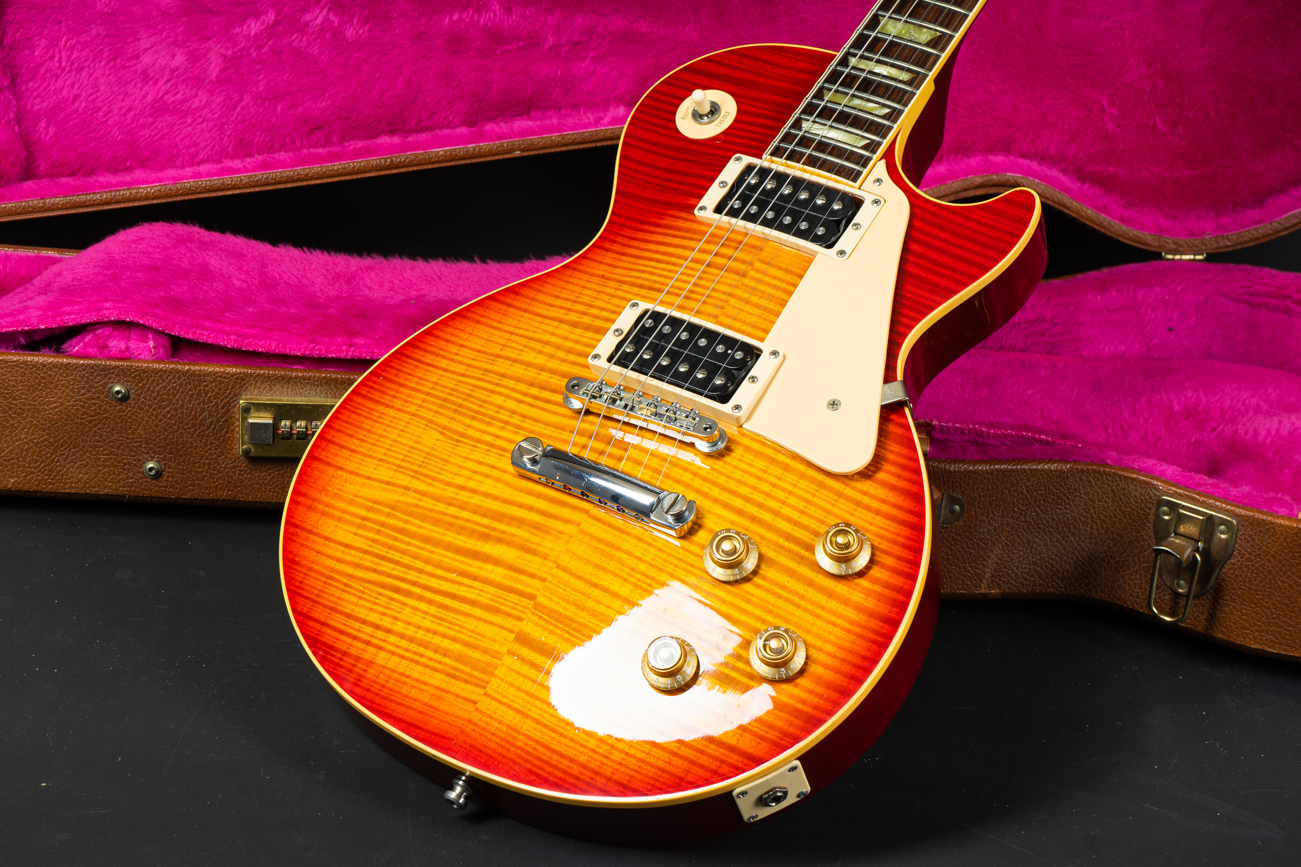 1996 Gibson Les Paul Classic Premium Plus - Sunburst - GuitarPoint