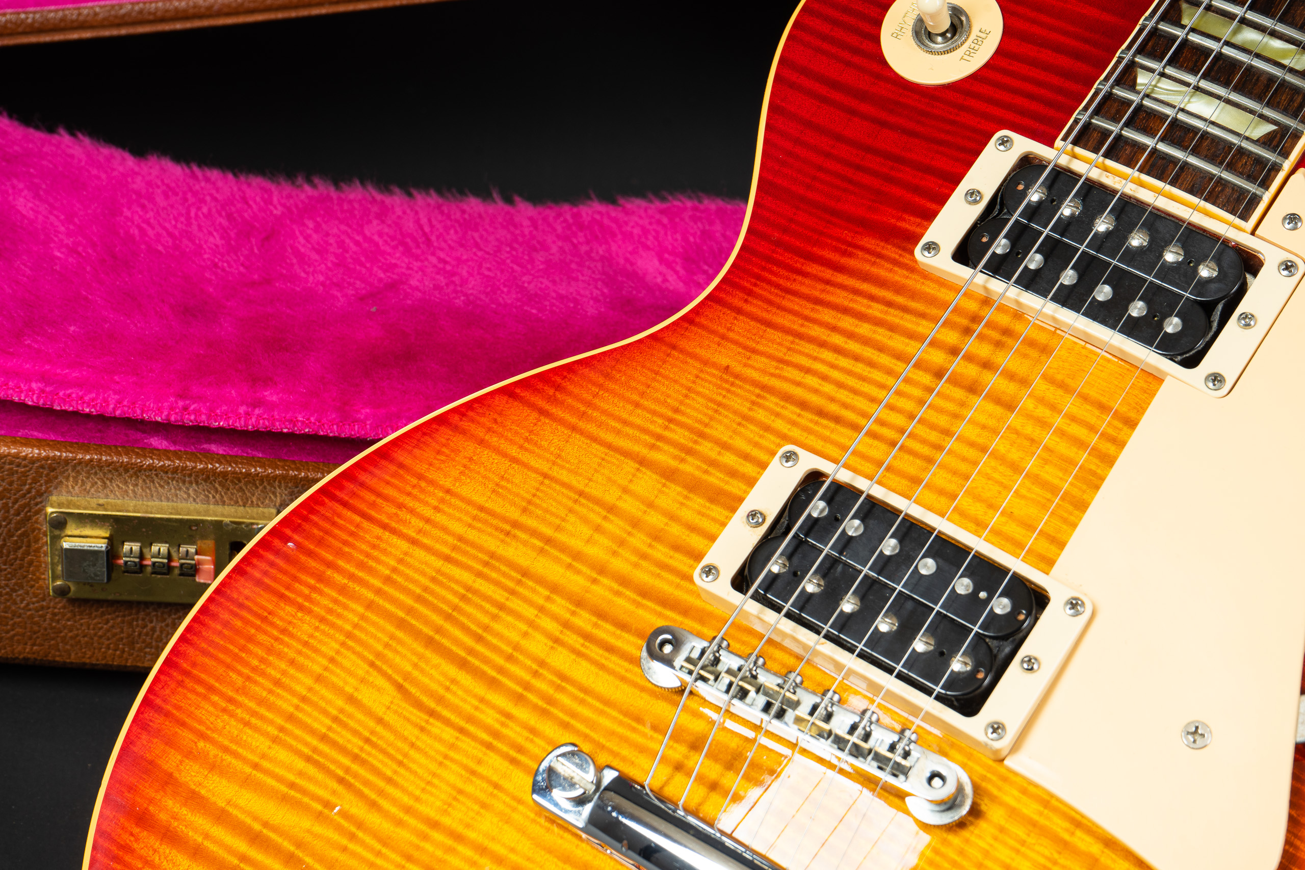 1996 Gibson Les Paul Classic Premium Plus - Sunburst - GuitarPoint