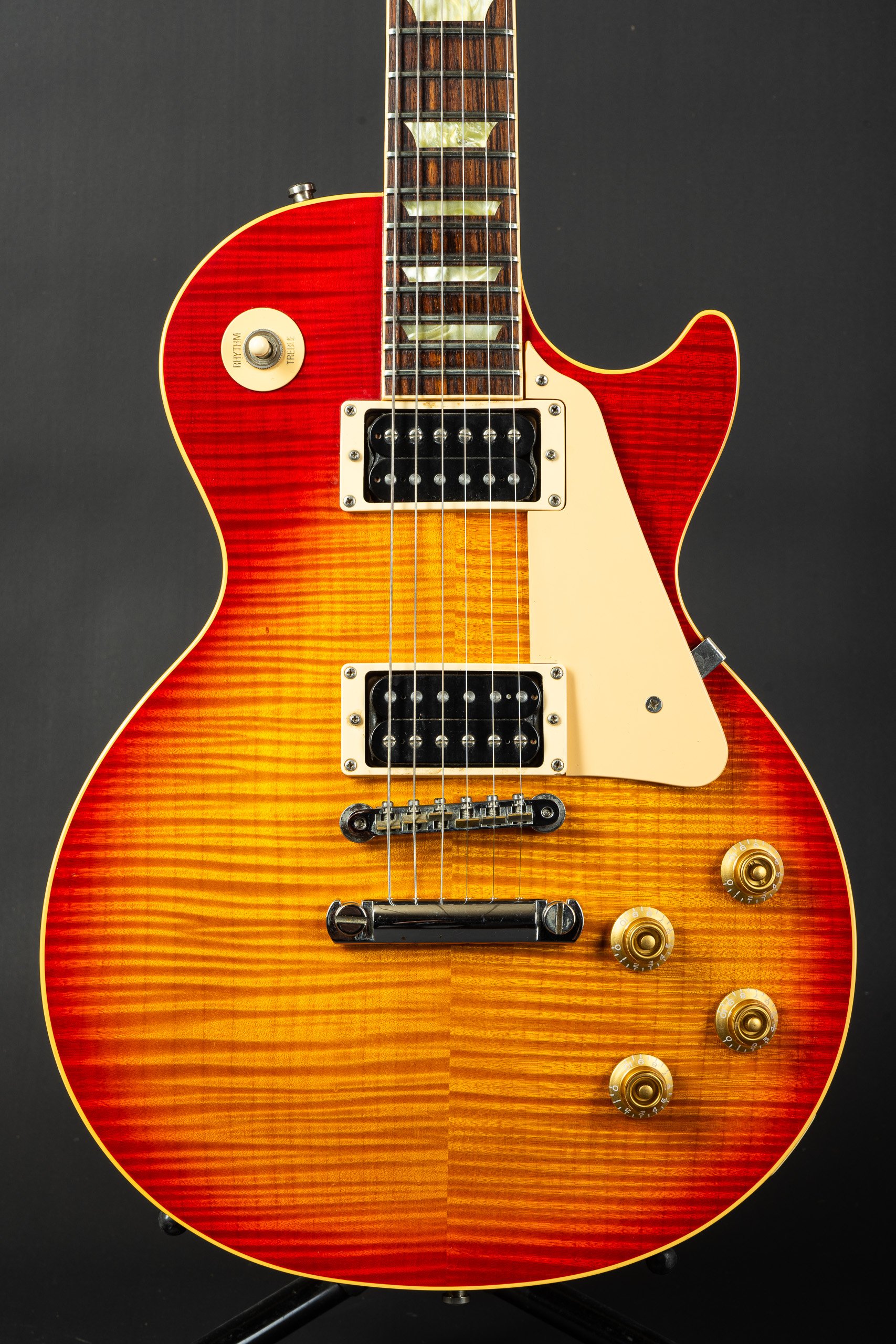 1996 Gibson Les Paul Classic Premium Plus – Sunburst – GuitarPoint