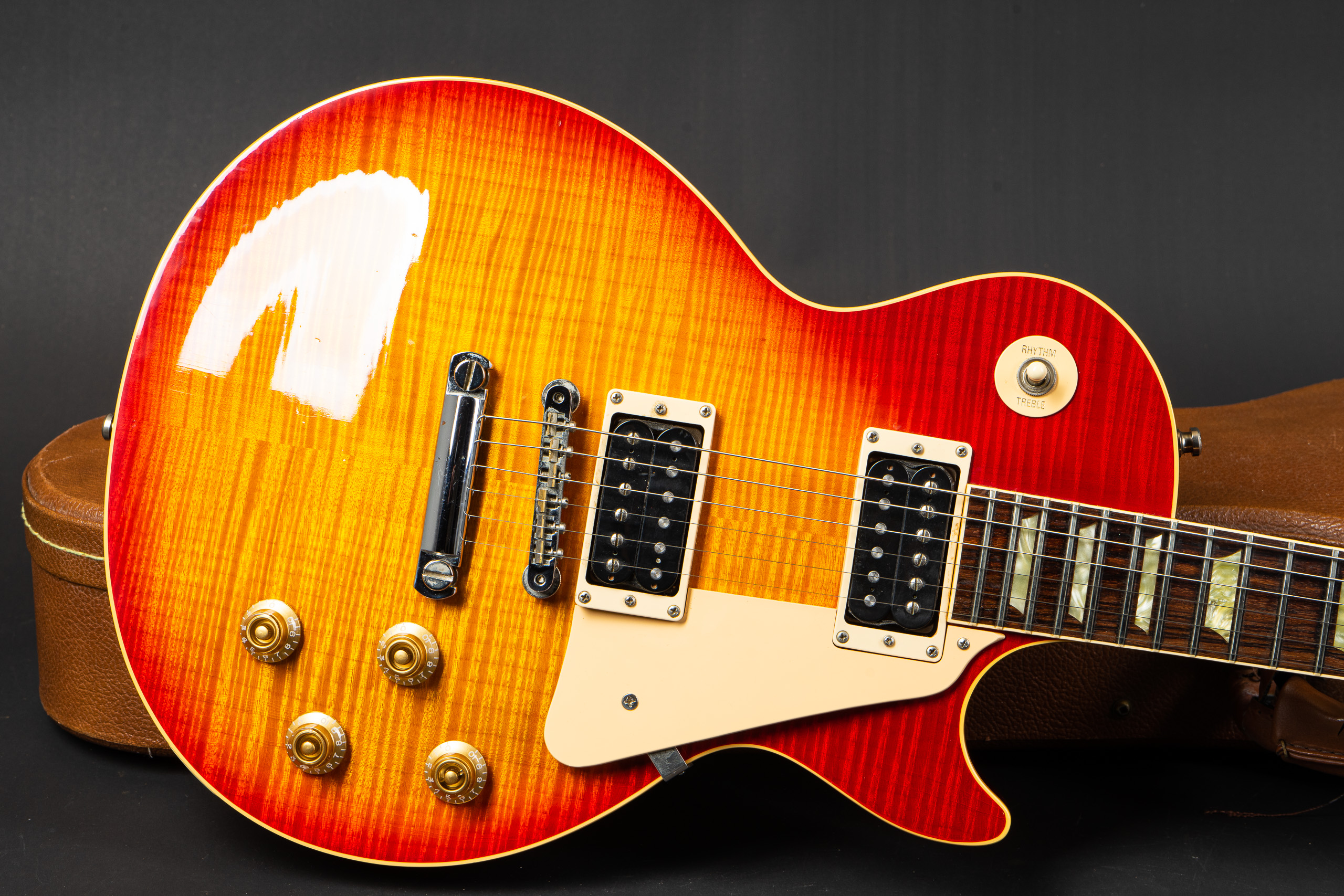 1996 Gibson Les Paul Classic Premium Plus - Sunburst - GuitarPoint 1996 Gibson Les Paul Classic Premium Plus - Sunburst - GuitarPoint