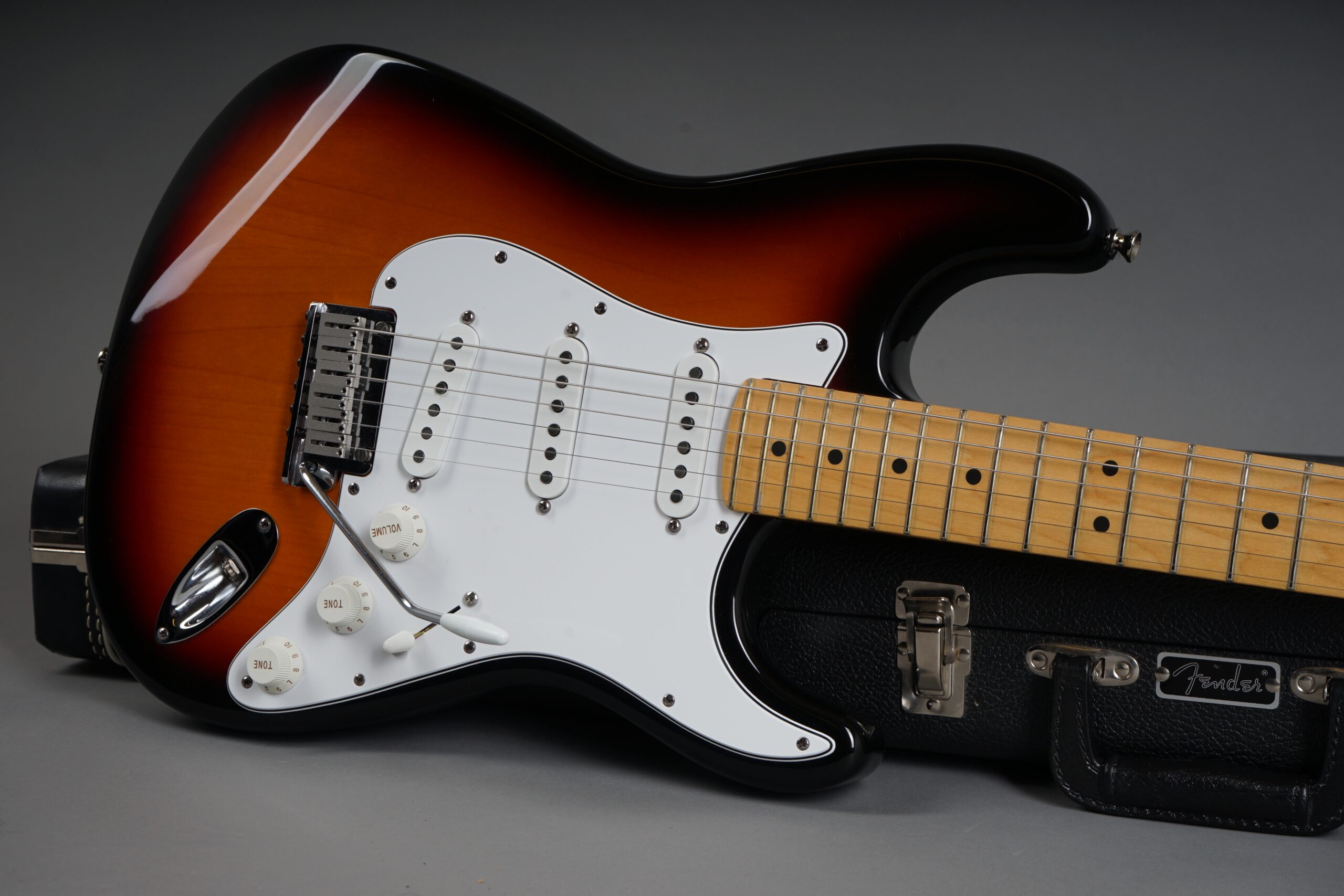 1997 Fender American Standard Stratocaster - Sunburst - GuitarPoint