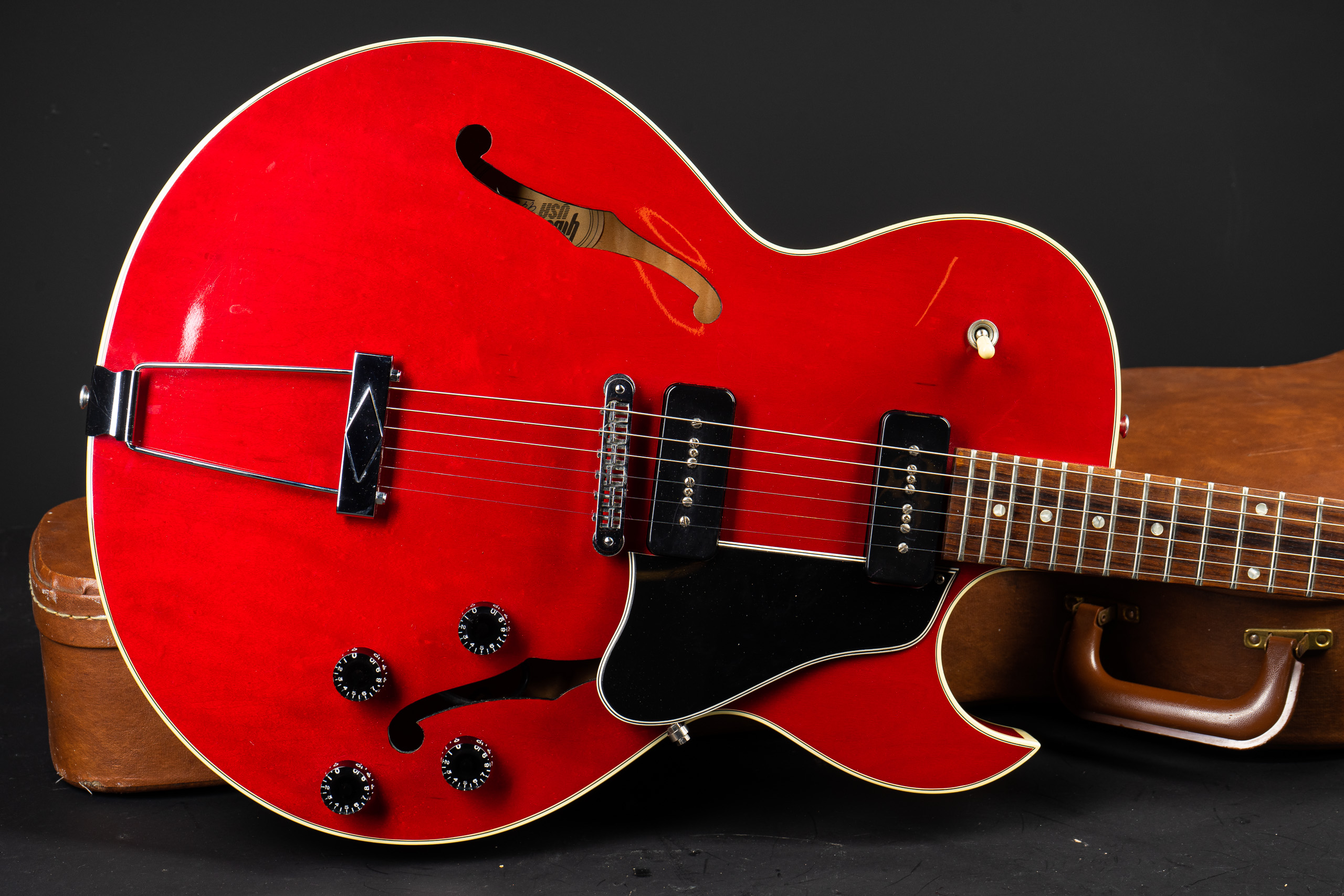 1998 Gibson ES-135 - Cherry - GuitarPoint