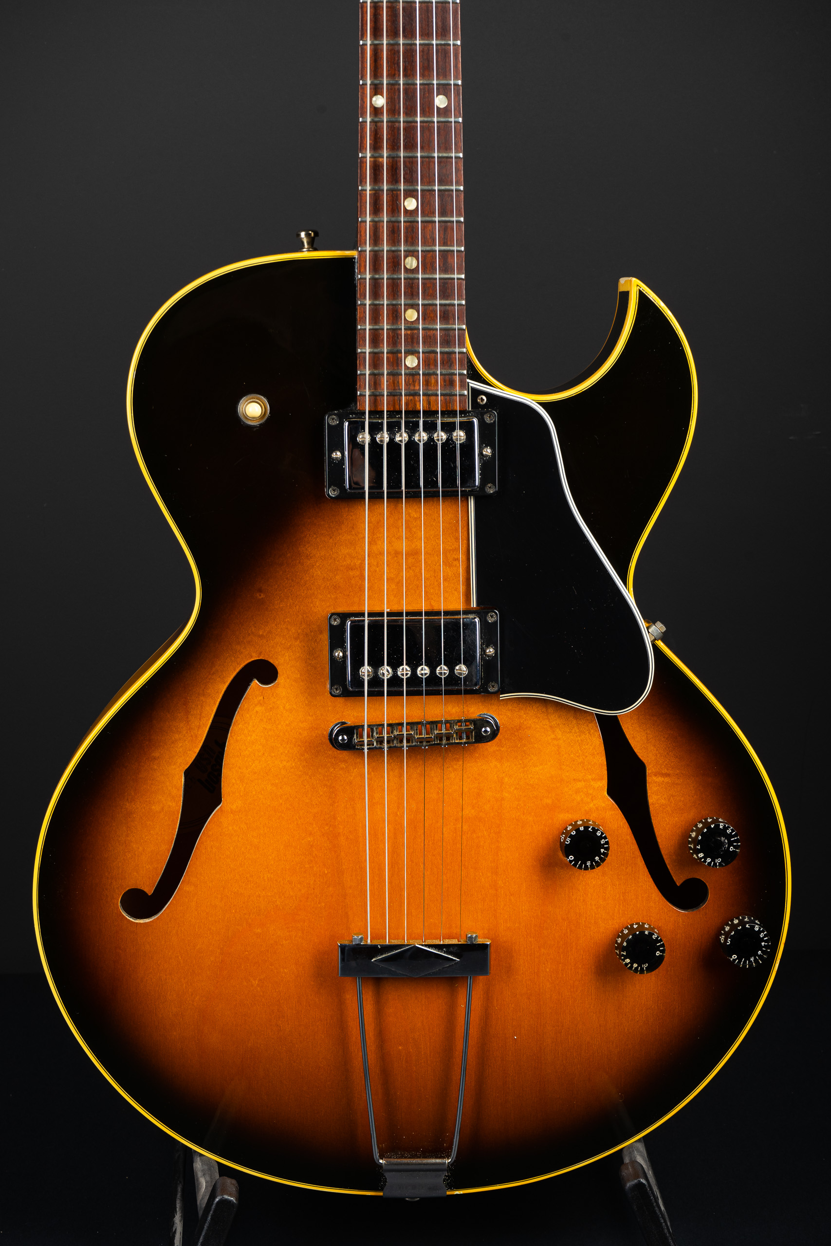 1998 Gibson ES-135 LE – Sunburst – GuitarPoint