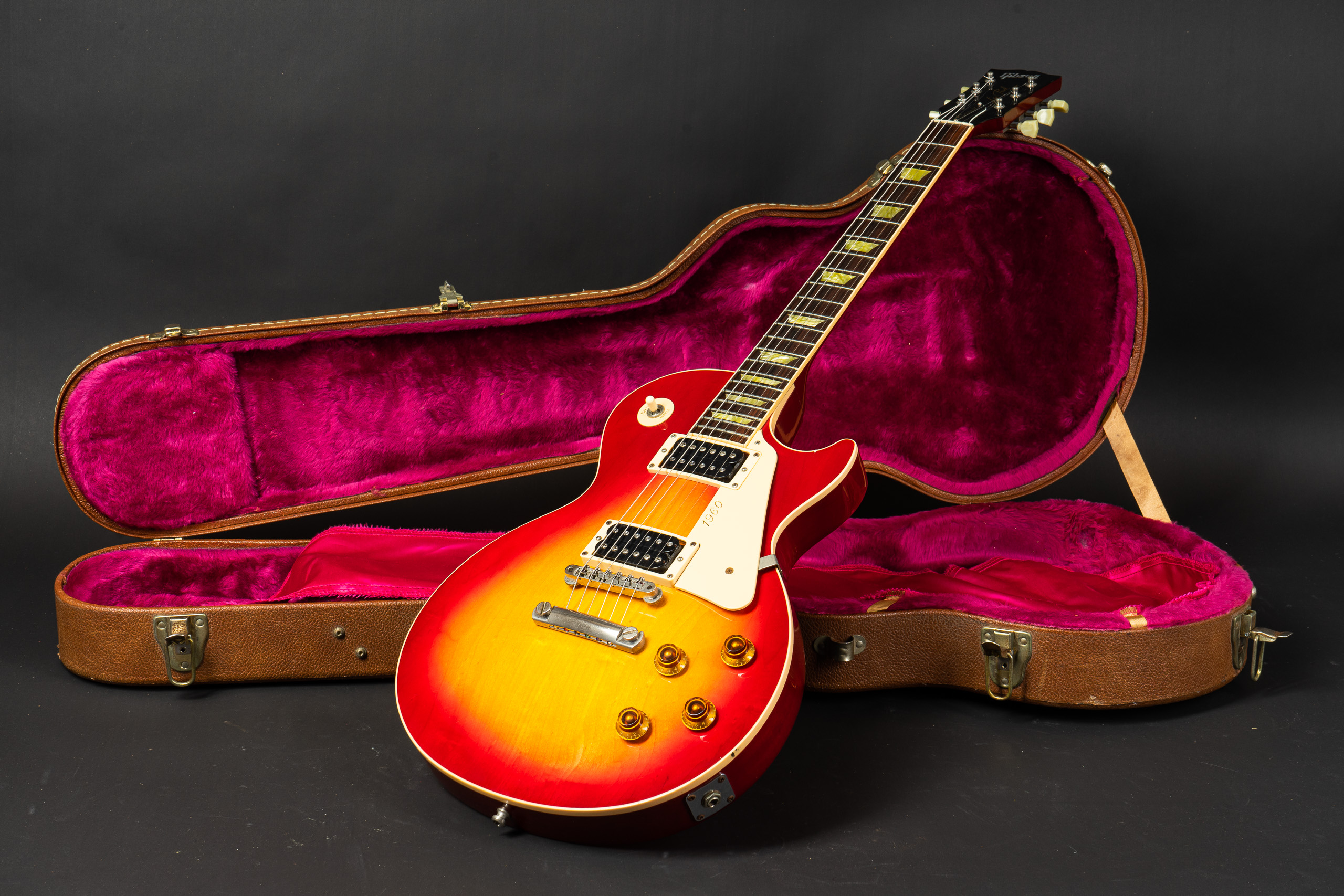 2000 Gibson Les Paul Classic - Sunburst - GuitarPoint