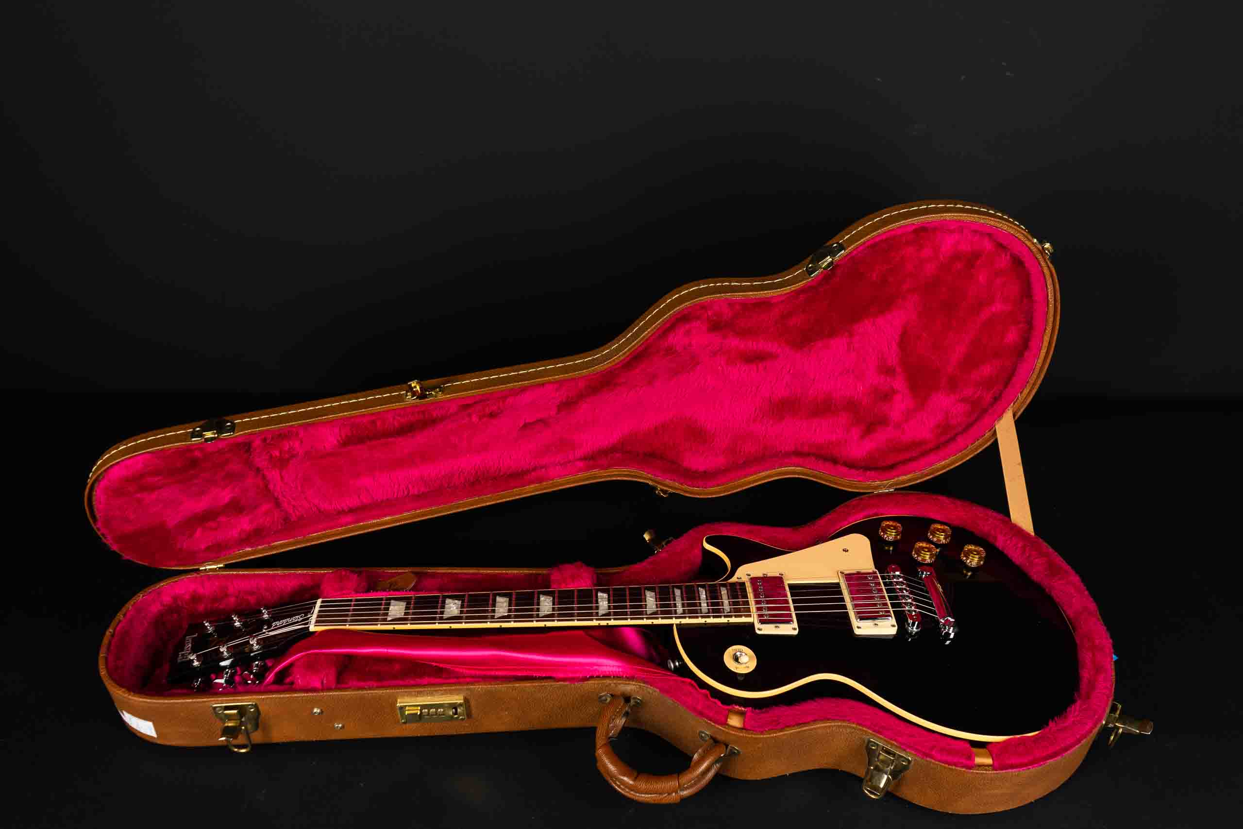 2000 Gibson Les Paul Standard - Ebony - GuitarPoint