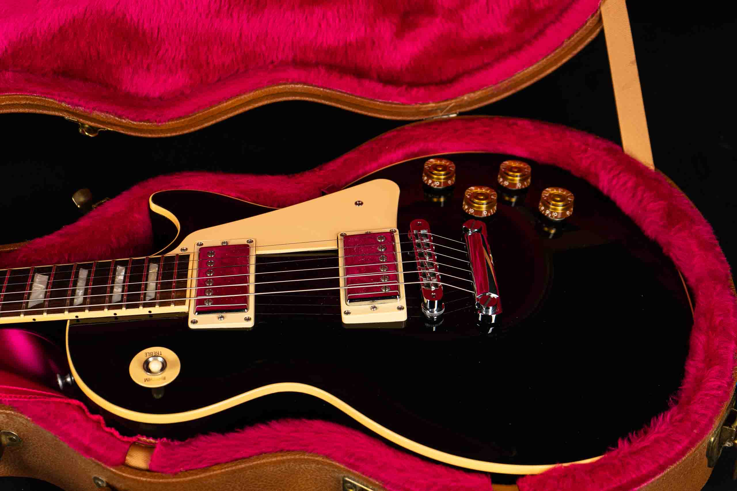 2000 Gibson Les Paul Standard - Ebony - GuitarPoint
