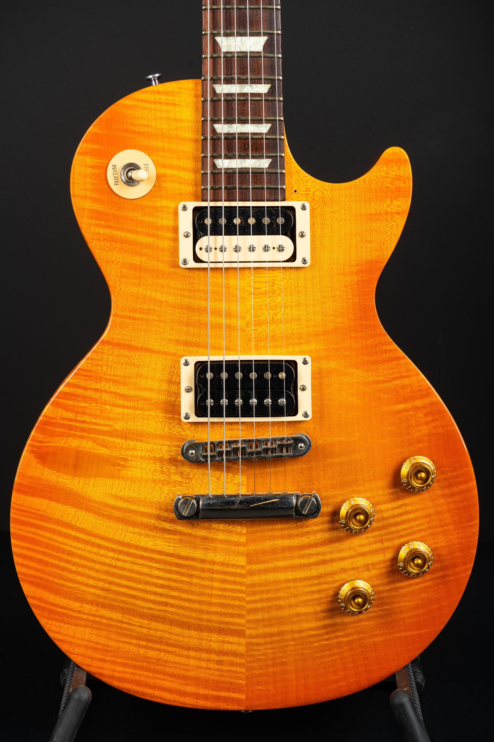 【うーこ】Les Paul Gary Moore Mod Gibson Gary Moore Les Paul Standard Sunburst 2001 – Chicago
