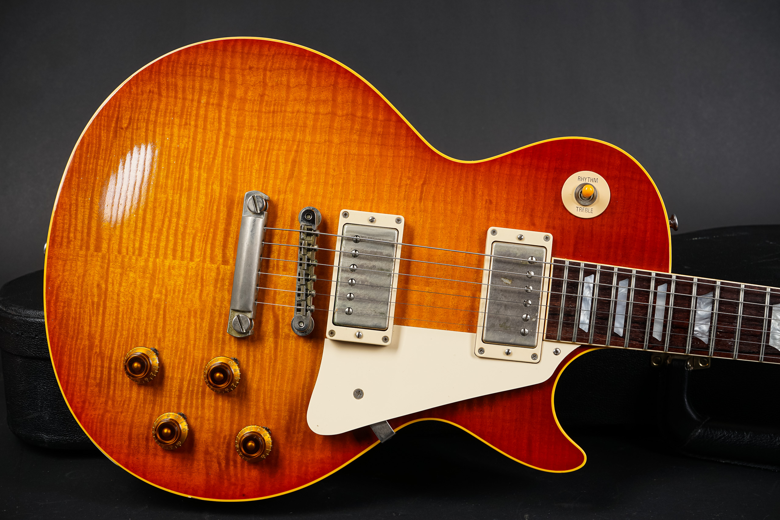 Gibson USA Les Paul サンバースト 2002年製 Gibson Les Paul Standard Honey Burst 2002年製買取りました ギター
