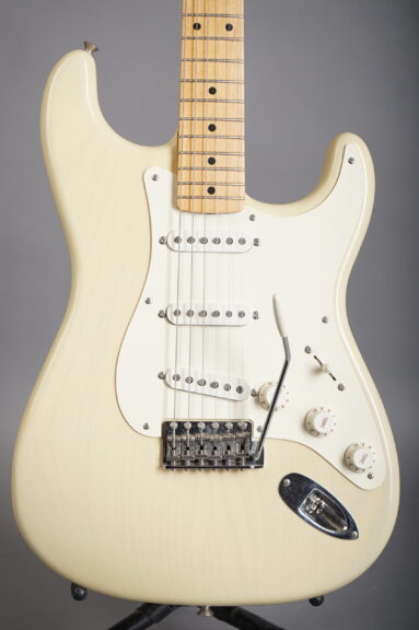 2004 Fender Custom Shop 1956 Stratocaster Closet Classic - White Blond
