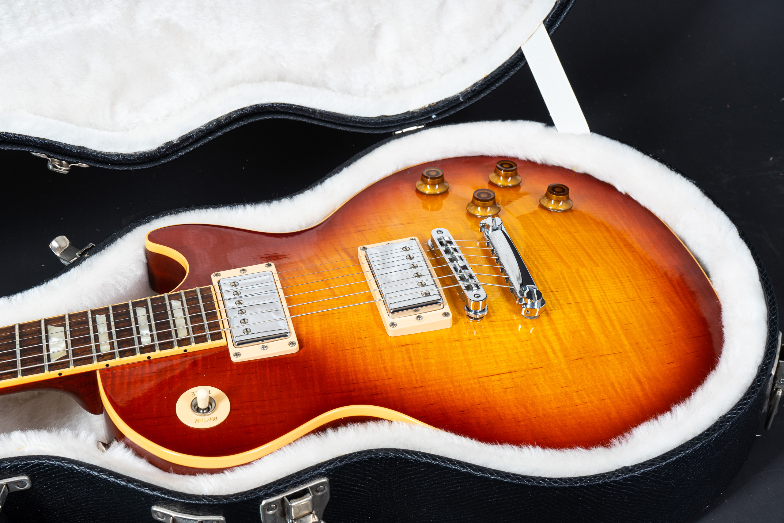 2008 Gibson Les Paul Standard - Sunburst - GuitarPoint