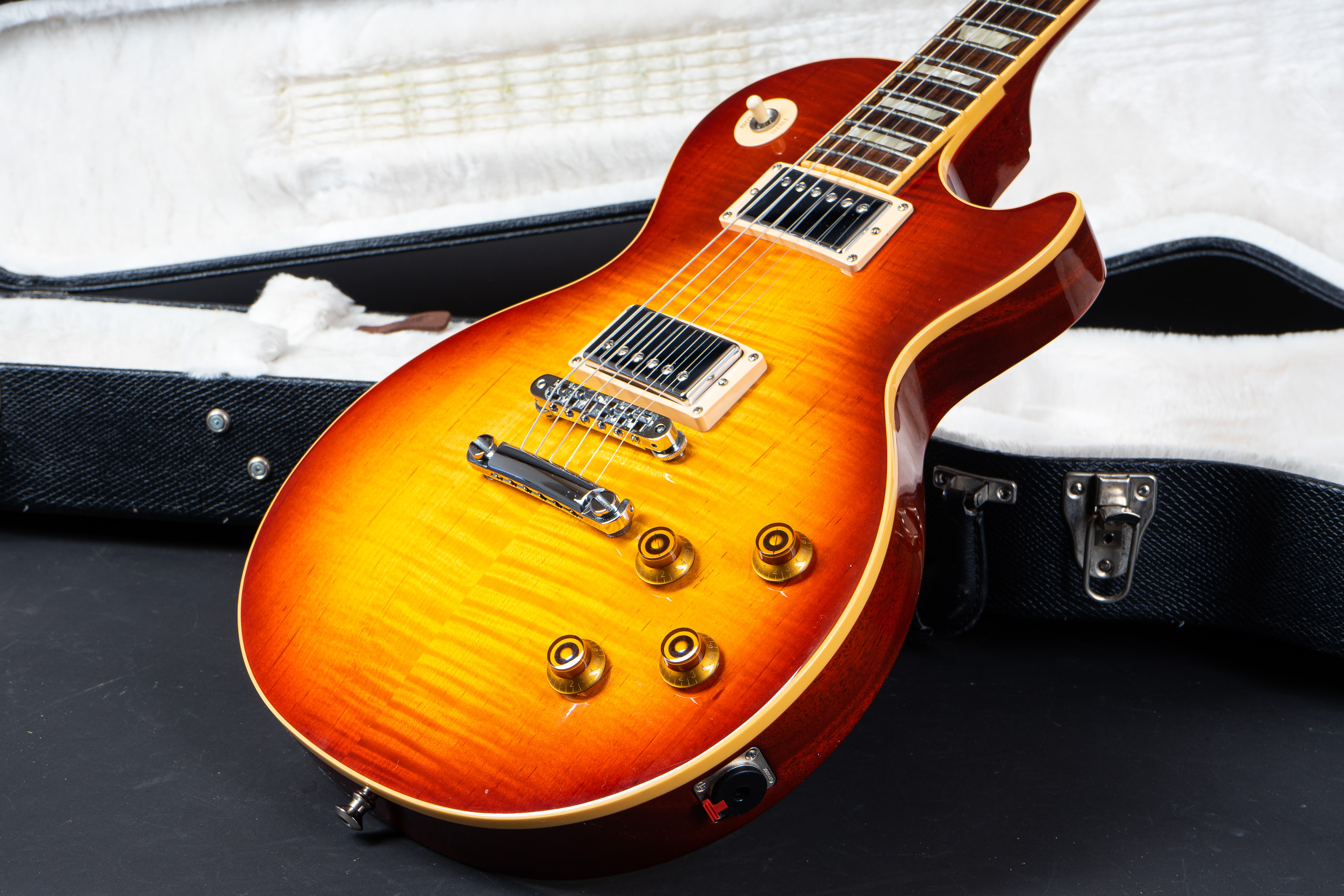 2008 Gibson Les Paul Standard - Sunburst - GuitarPoint