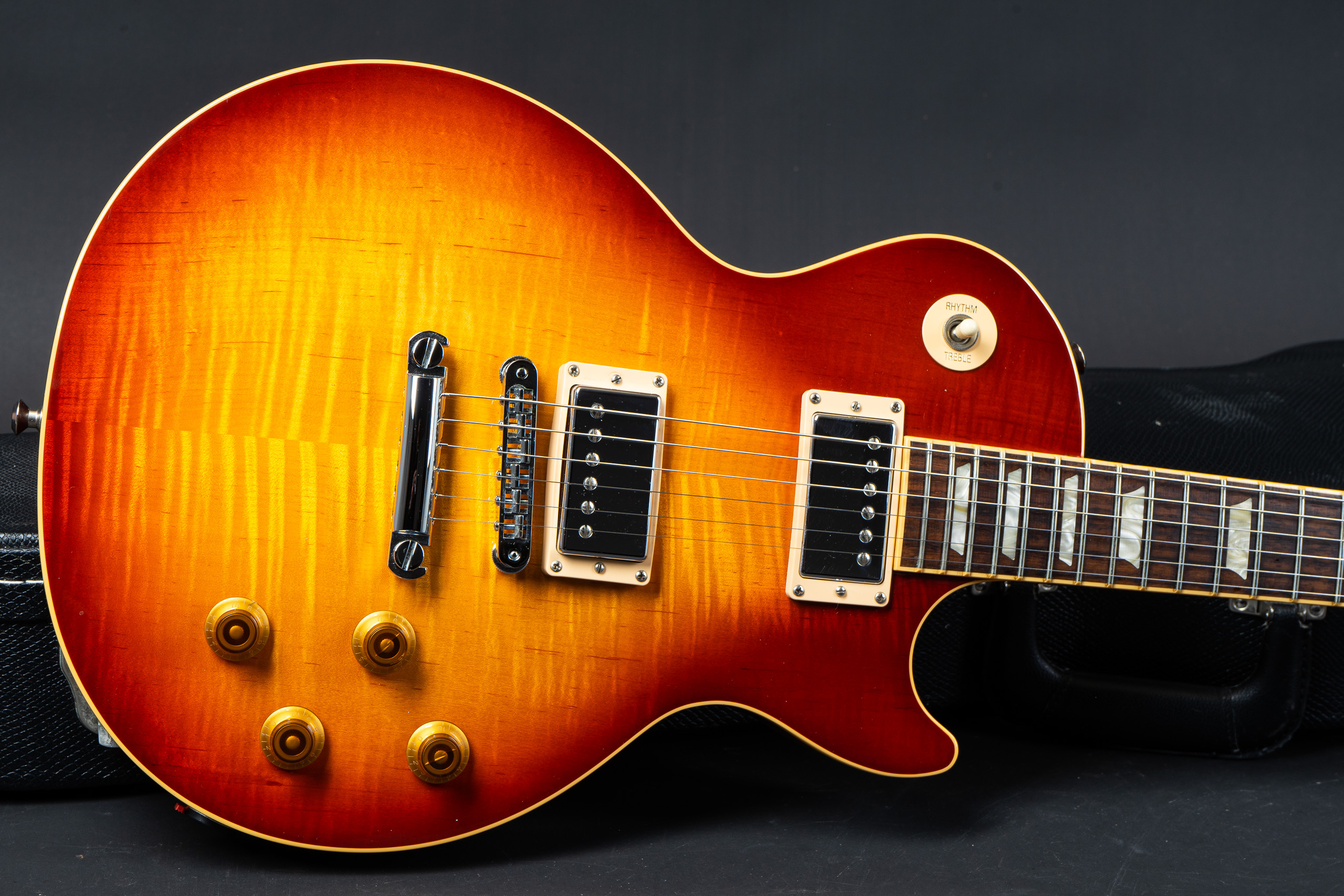 2008 Gibson Les Paul Standard - Sunburst - GuitarPoint
