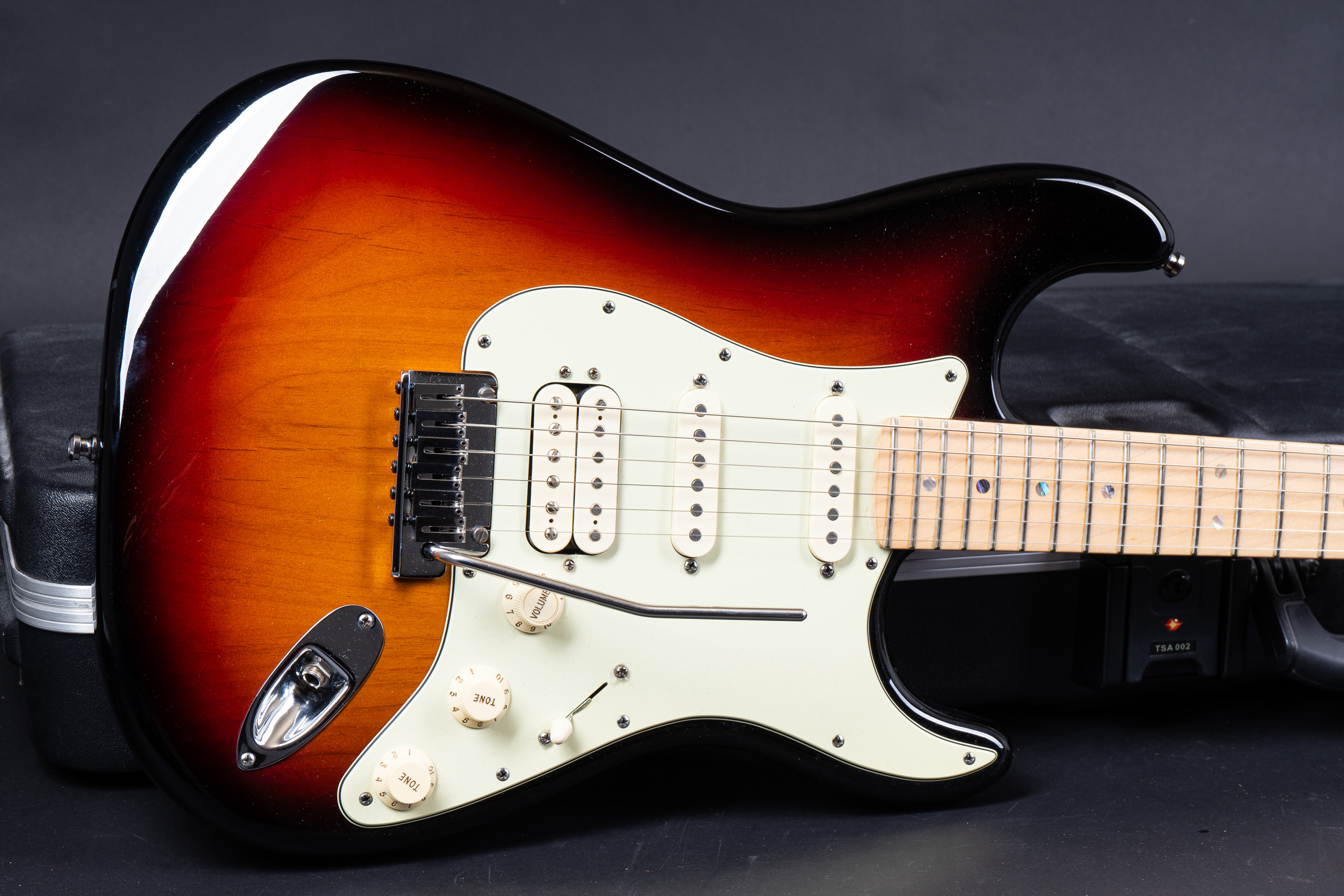 2009 Fender American Deluxe Stratocaster - Sunburst - GuitarPoint