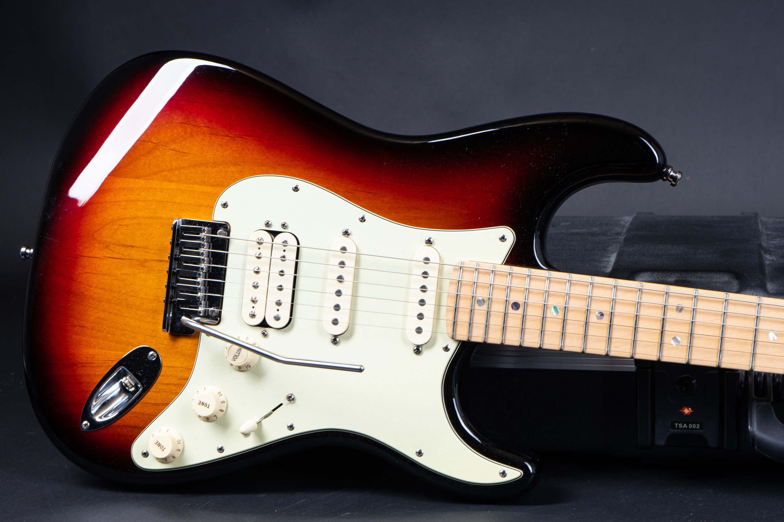 2009 Fender American Deluxe Stratocaster - Sunburst - GuitarPoint