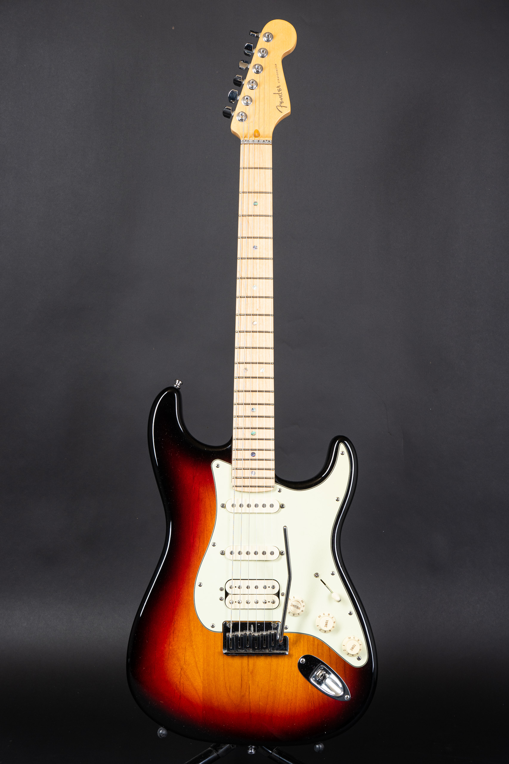2009 Fender American Deluxe Stratocaster - Sunburst - GuitarPoint