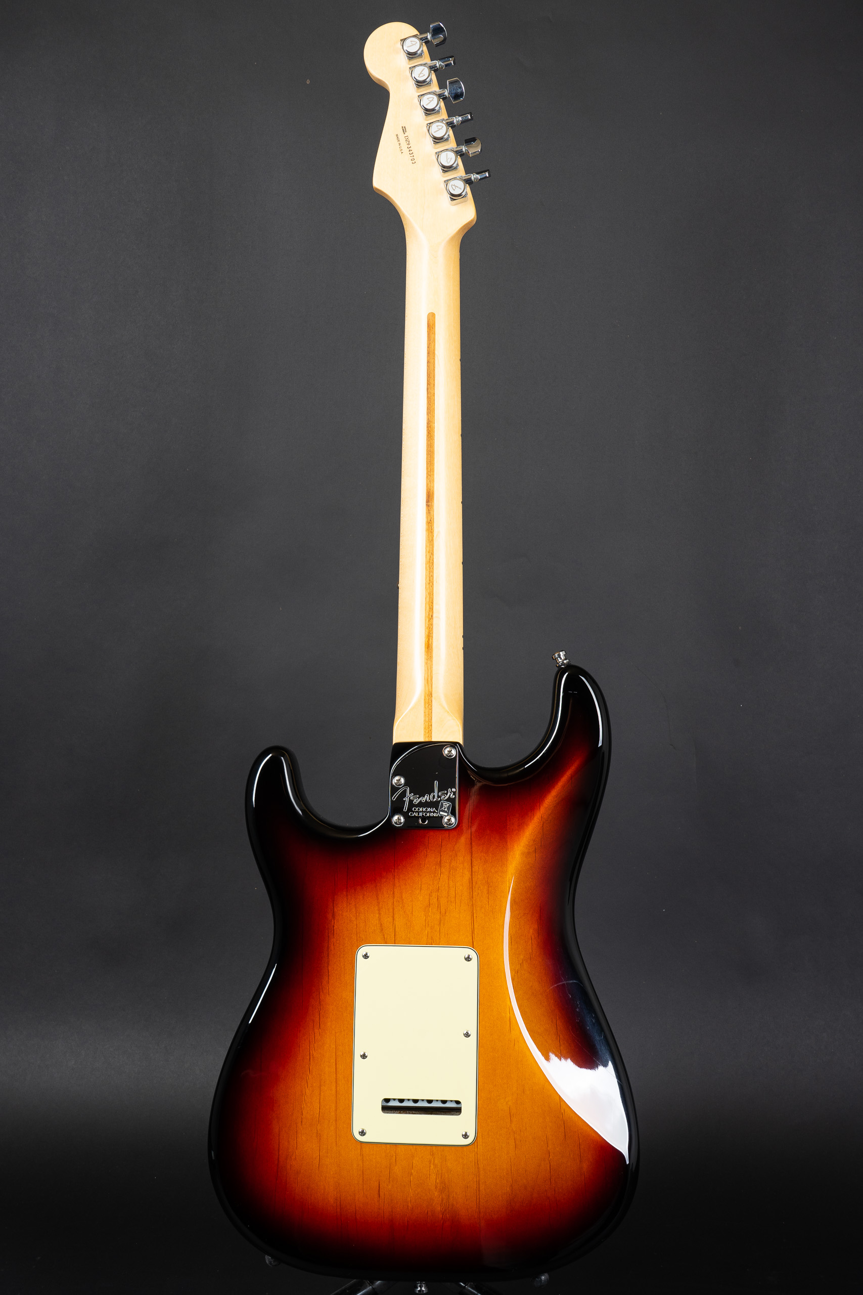 2009 Fender American Deluxe Stratocaster - Sunburst - GuitarPoint