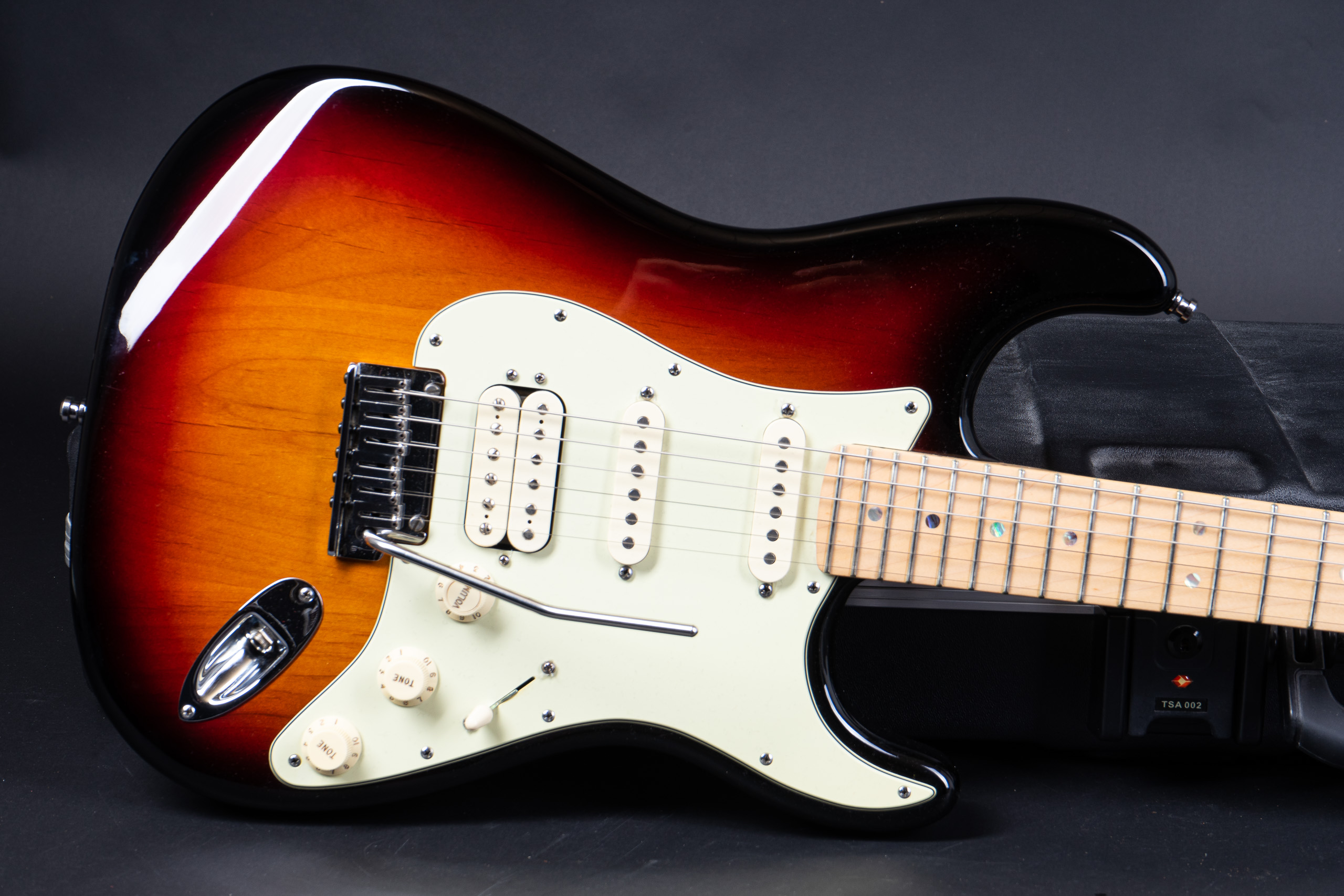 2009 Fender American Deluxe Stratocaster - Sunburst - GuitarPoint