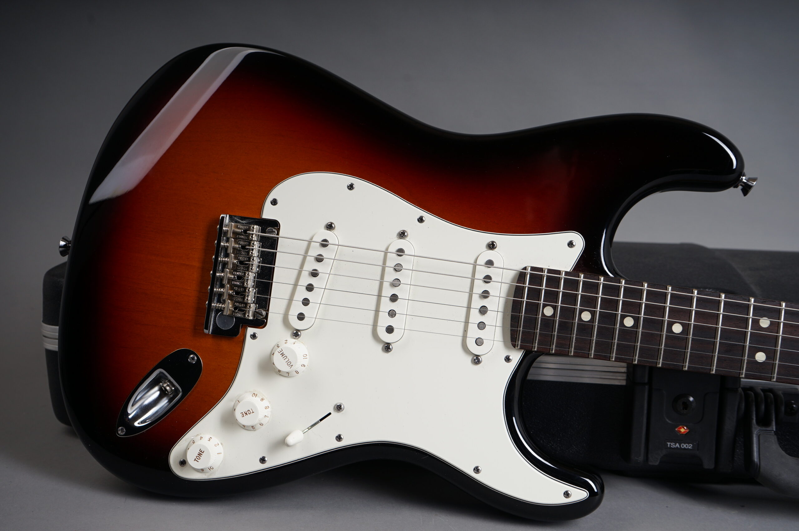 2011 Fender American Standard Stratocaster - Sunburst - GuitarPoint