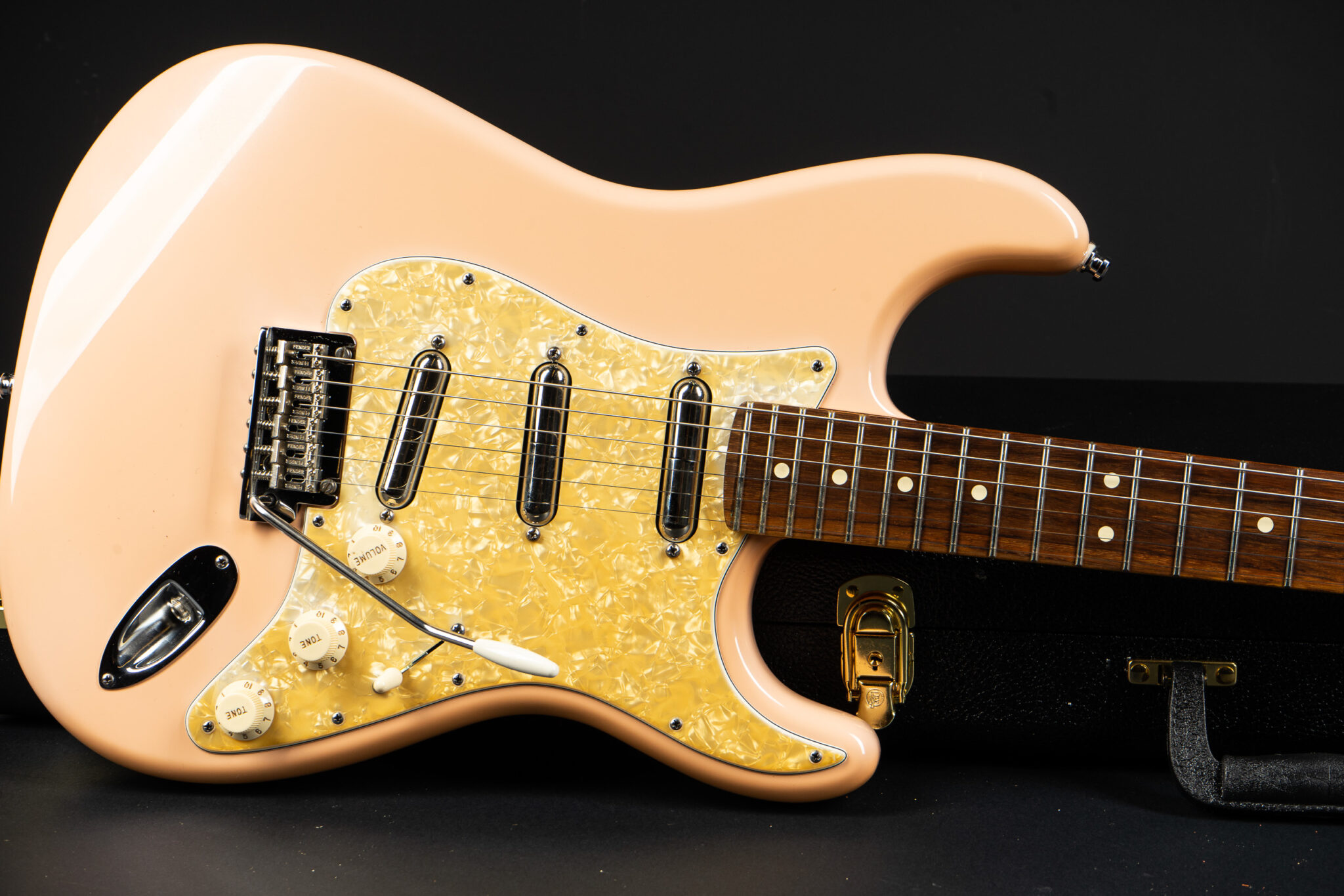 2012 Fender Fsr Lipstick Stratocaster Shell Pink Guitarpoint 8151