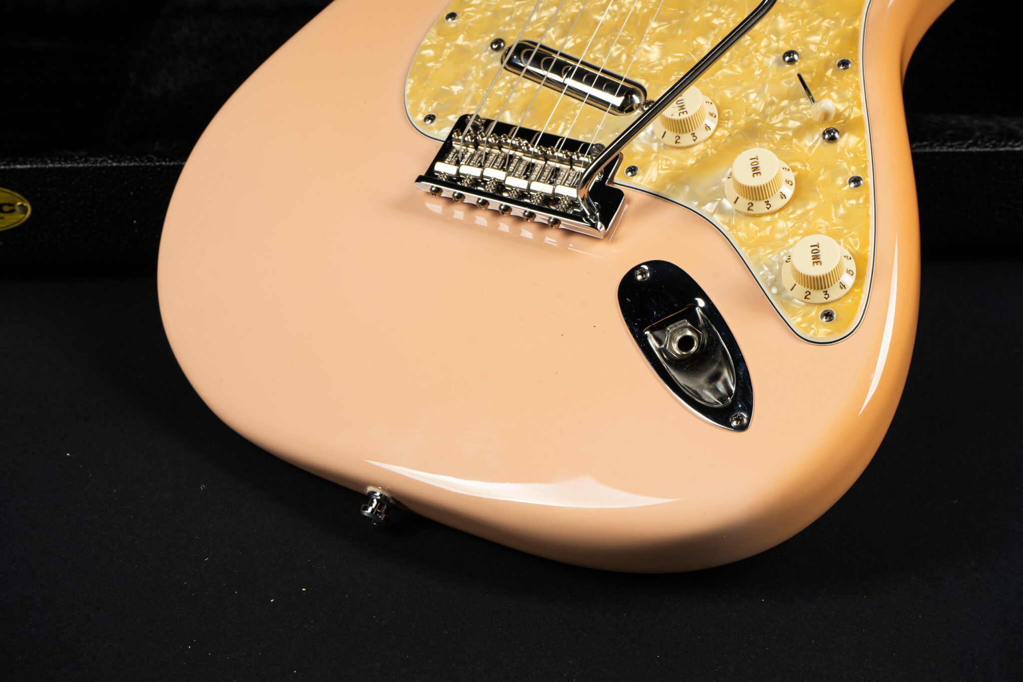 2012 Fender Fsr Lipstick Stratocaster Shell Pink Guitarpoint 2270