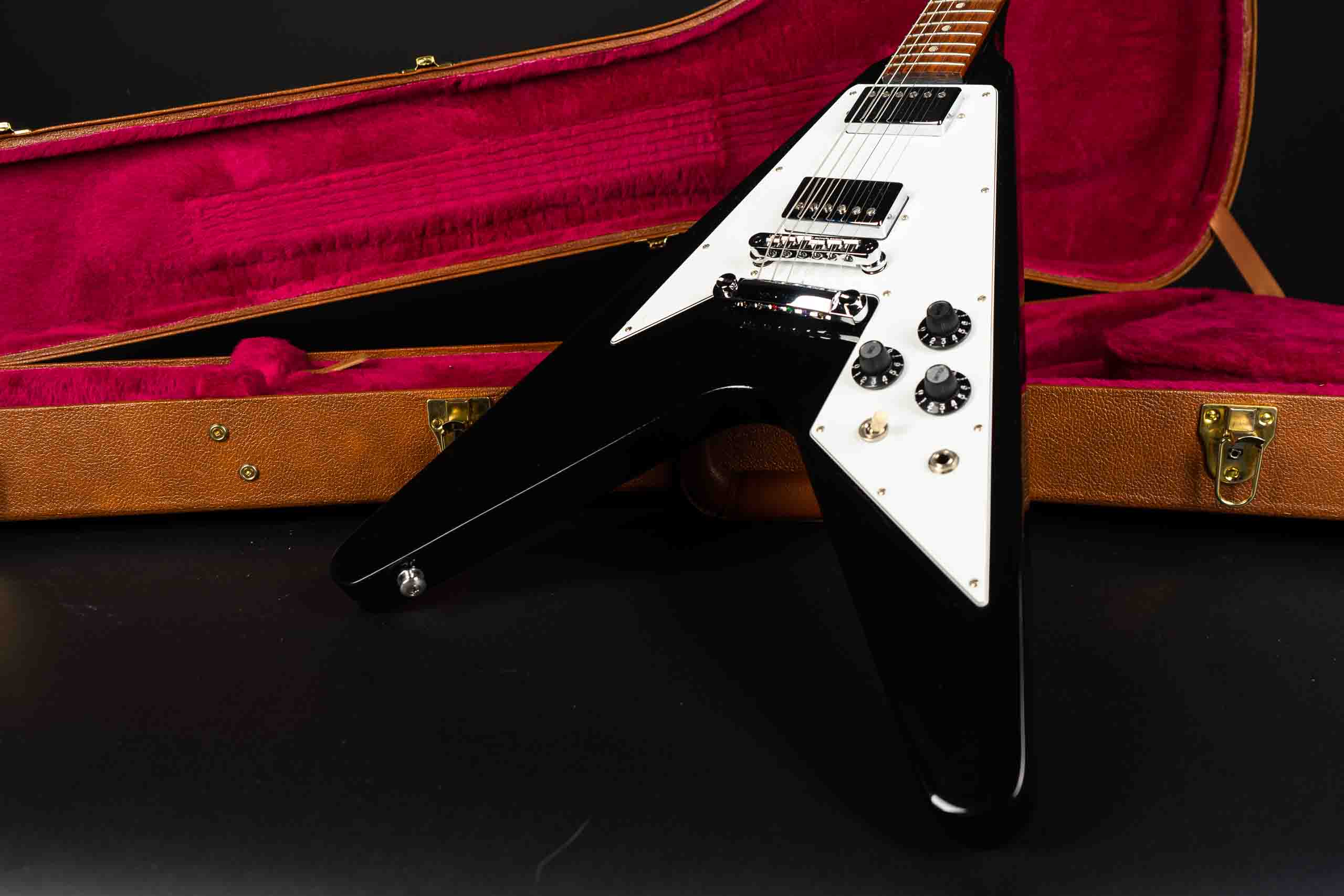 2015 Gibson 70's Flying V - Black - GuitarPoint