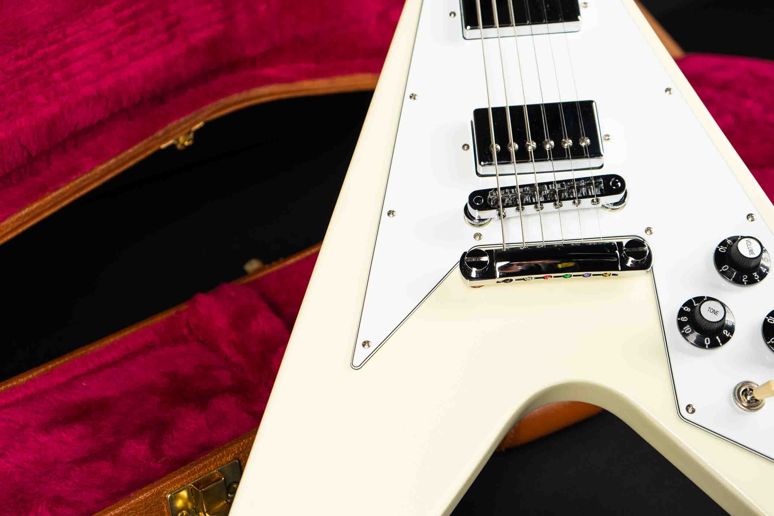 2015 Gibson 70's Flying V – White – GuitarPoint