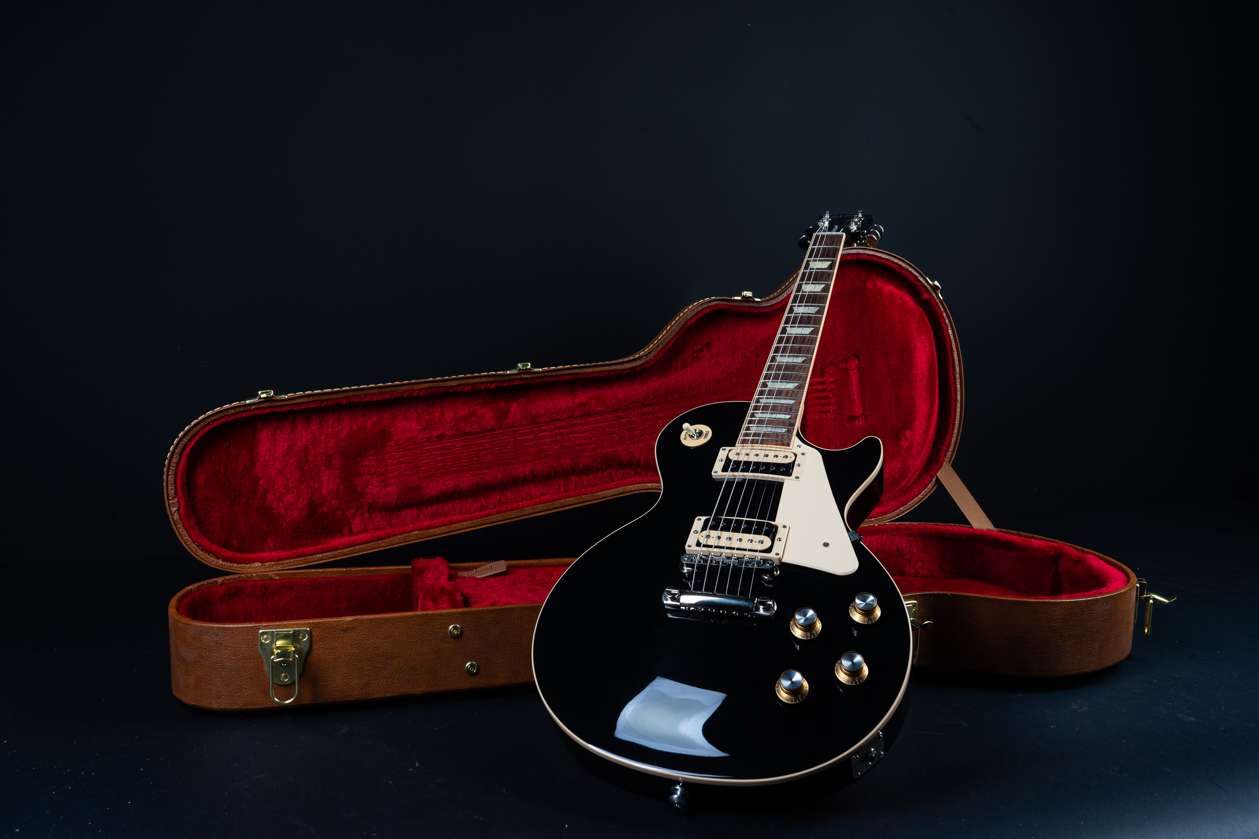 2019 Gibson Les Paul Classic - Ebony - GuitarPoint