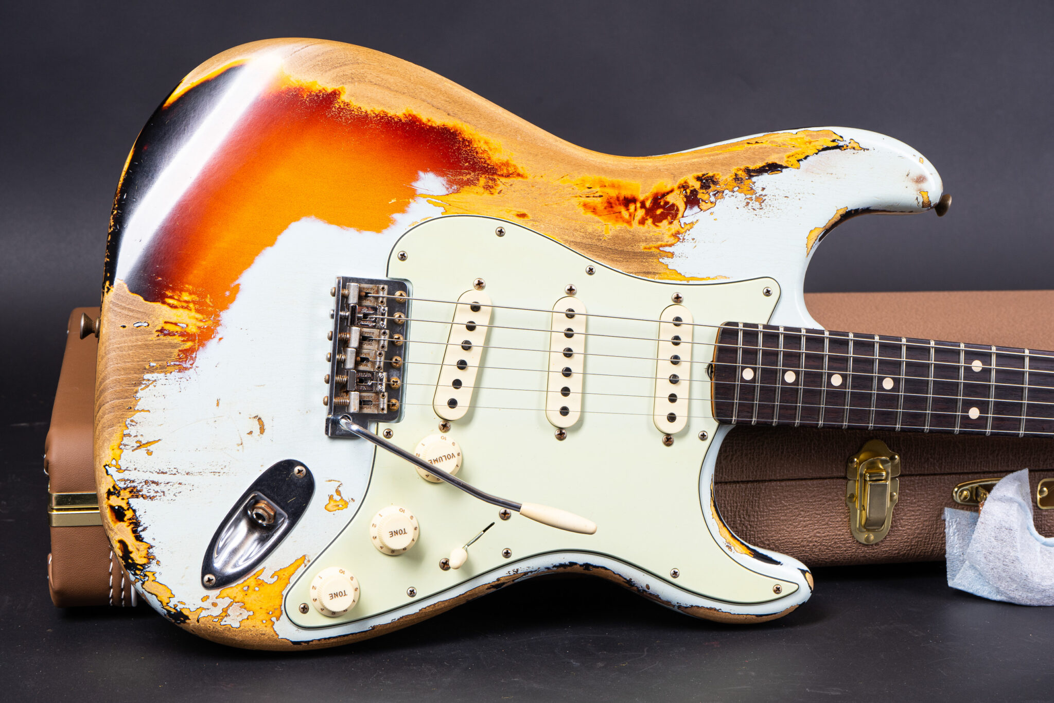 fender stratocaster blue sunburst