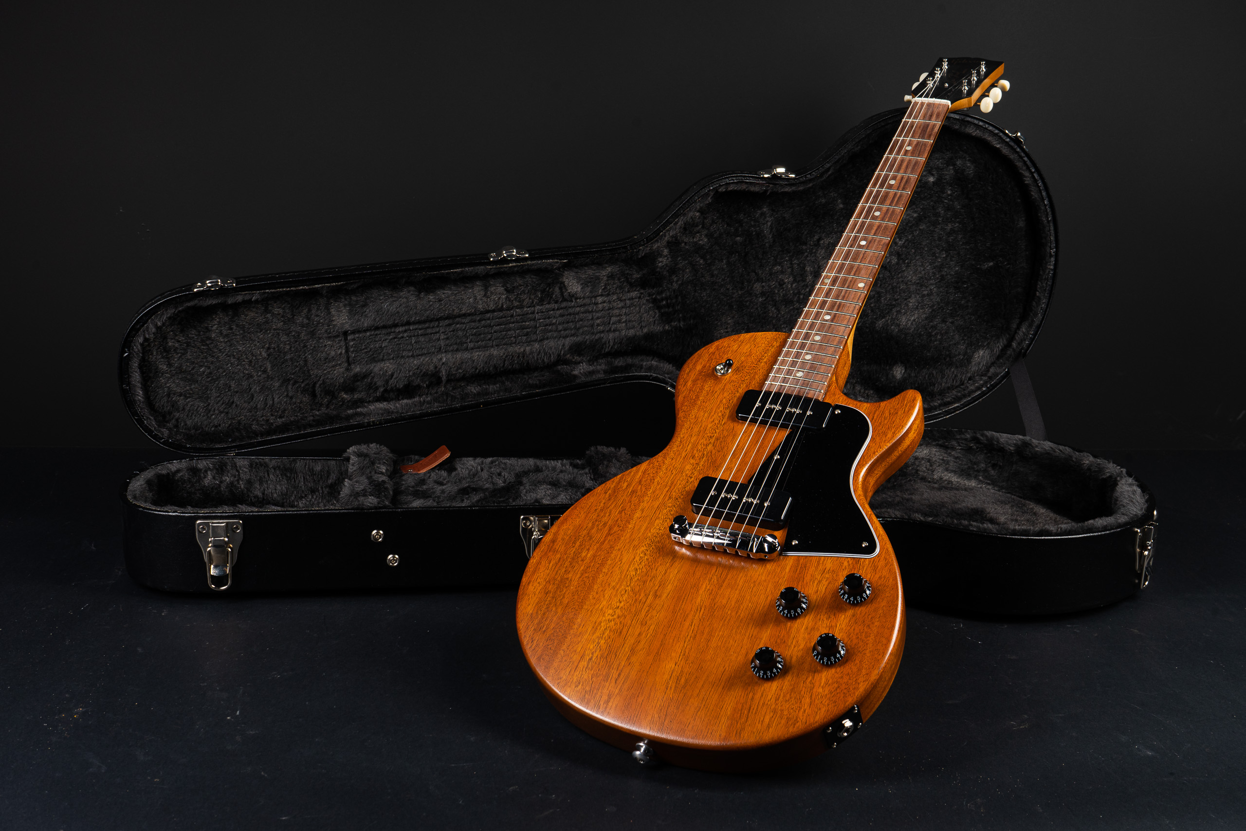 2020 Gibson LP Special Tribute P-90 - Walnut - GuitarPoint