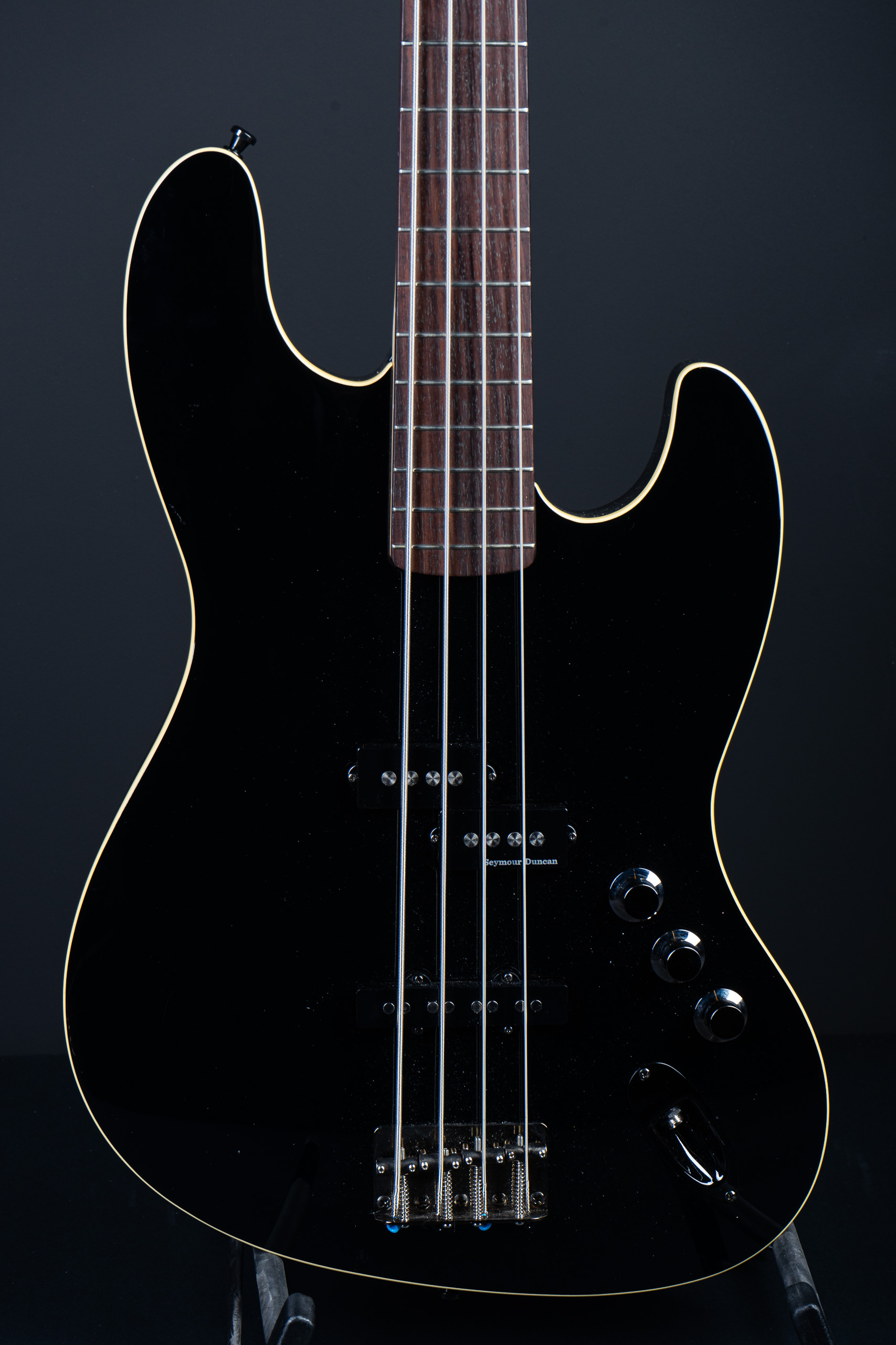 Fender Aerodyne Jazz Bass – Black – GuitarPoint