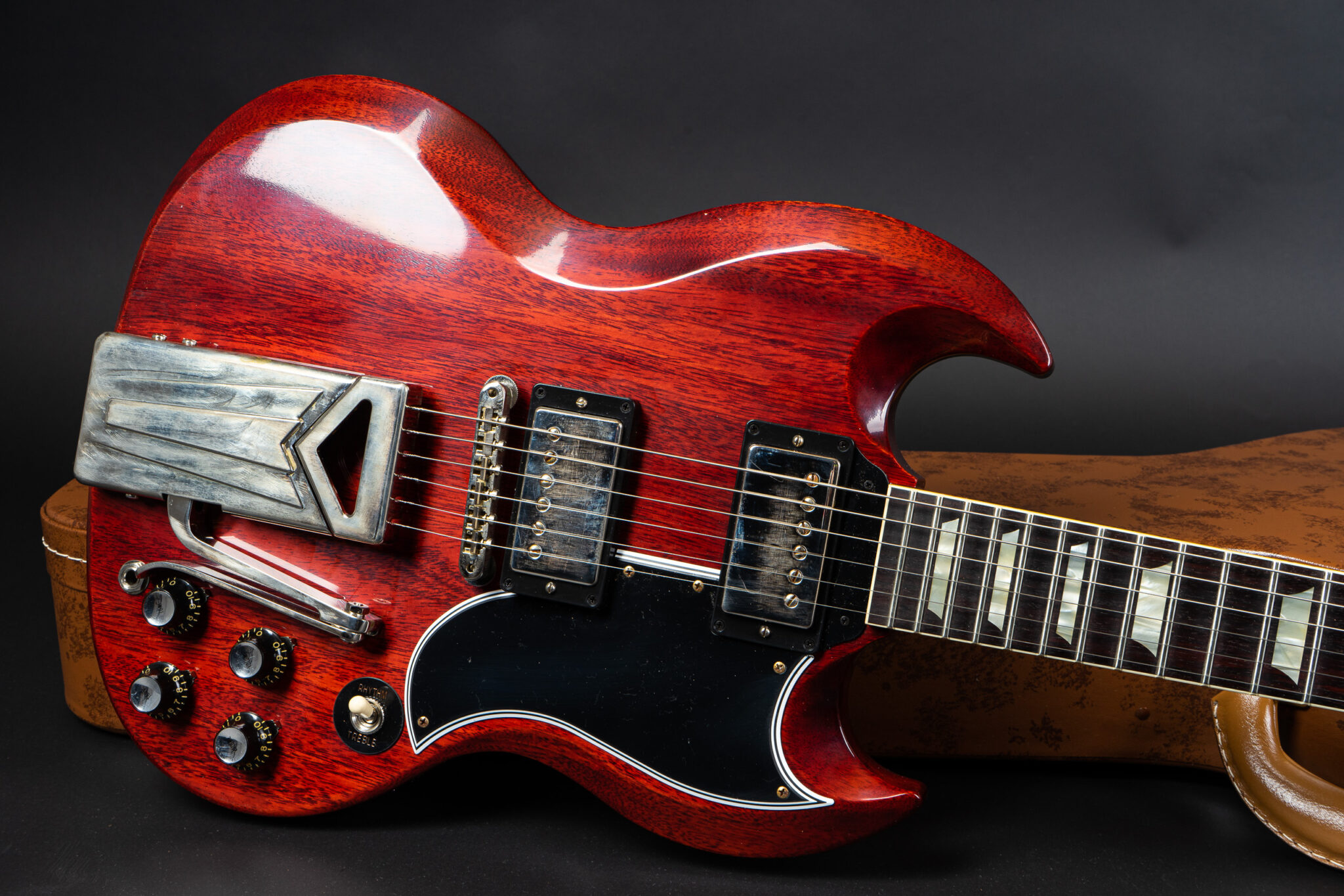 https://guitarpoint.de/app/uploads/products/gibson-60th-anniversary-1961-sg-les-paul-standard-vos/Gibson-60th-Anniversary-SG-Standard-107681-8-2048x1366.jpg