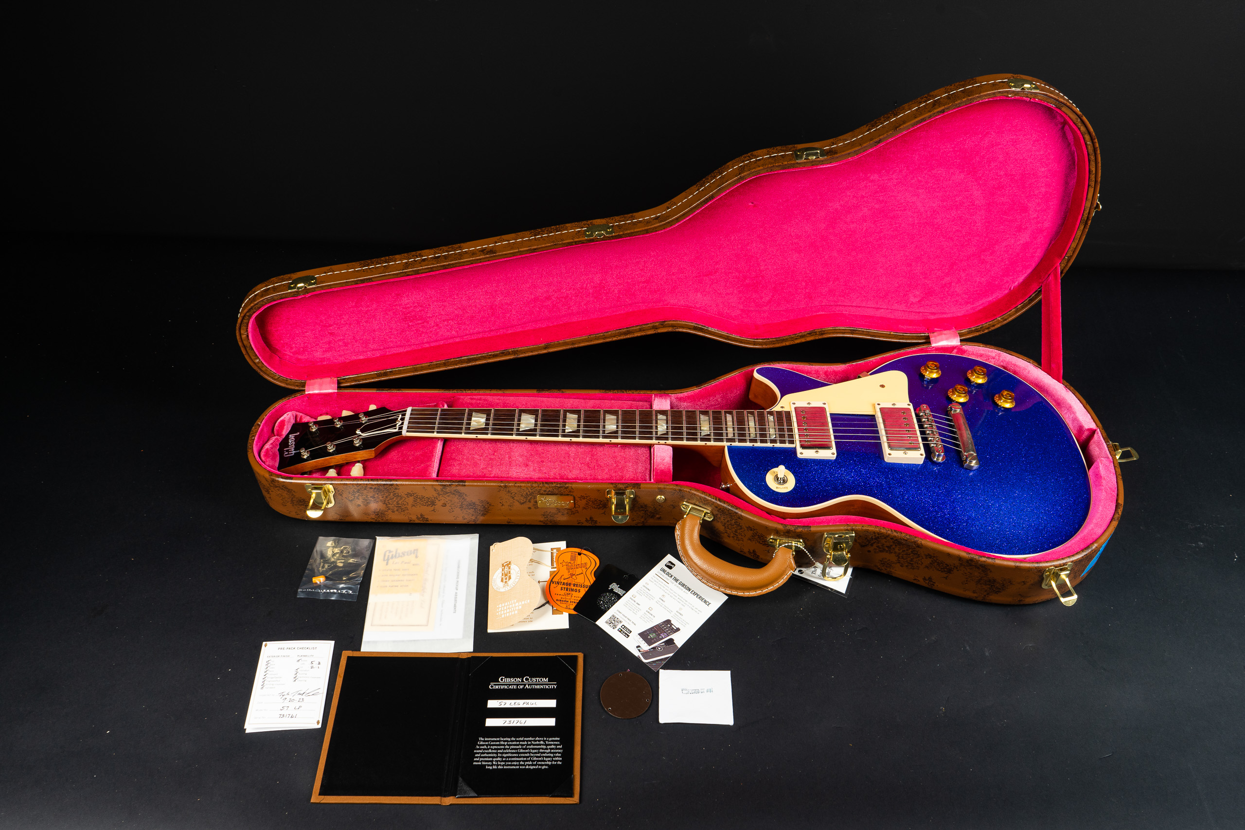 Gibson Custom Shop 1957 Les Paul Standard – Blue Sparkle