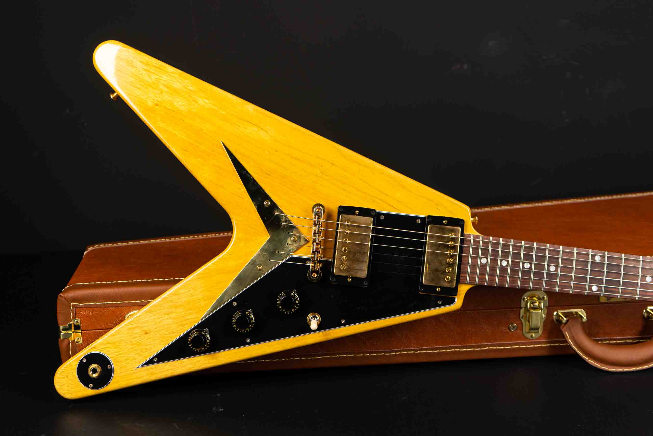 Gibson Custom Shop 1958 Flying V Korina - Blackguard - GuitarPoint