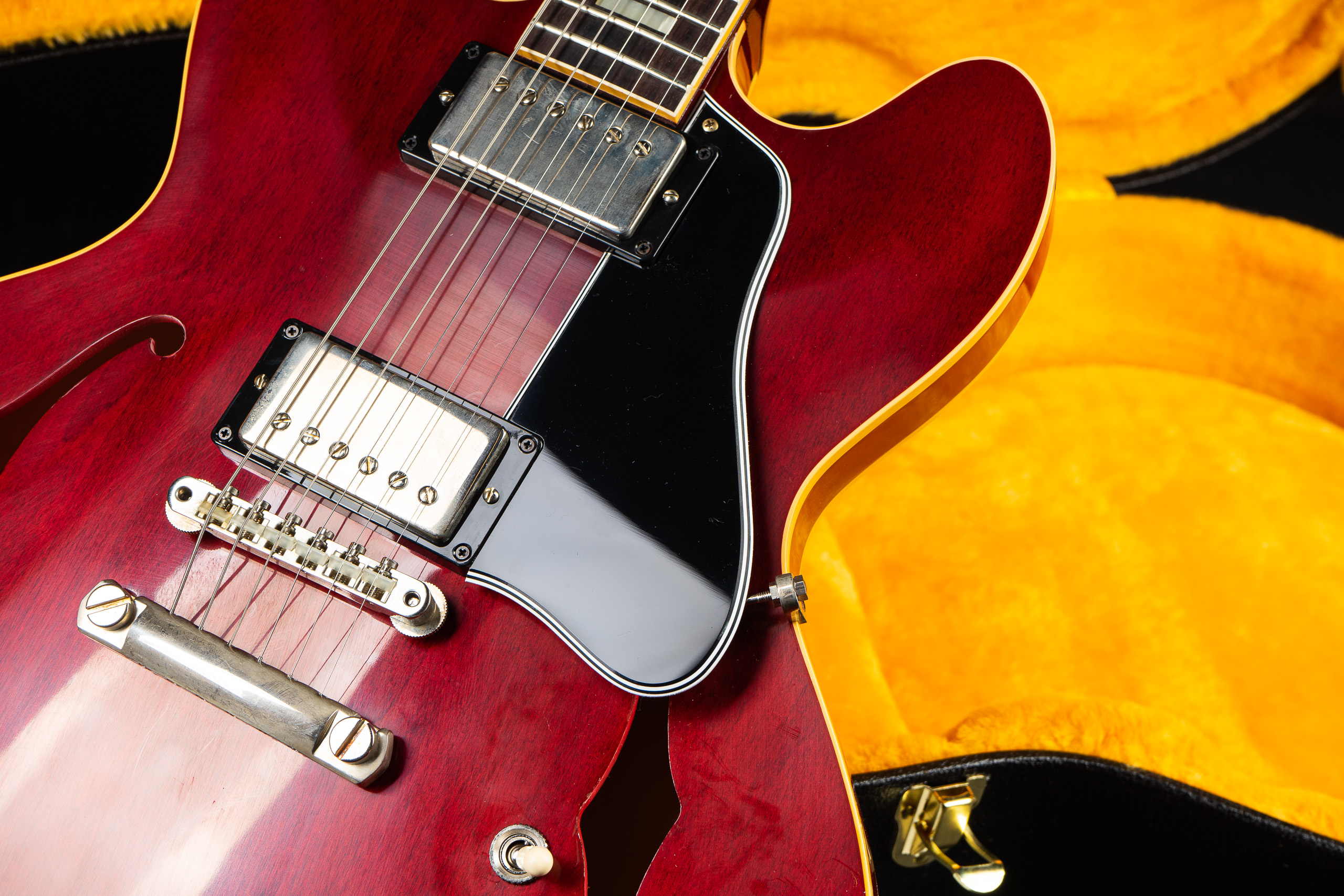 Gibson Custom Shop ES-335 1964 VOS Gibson Custom 1964 ES-335 Reissue VOS Vintage Burst (SN: 121720