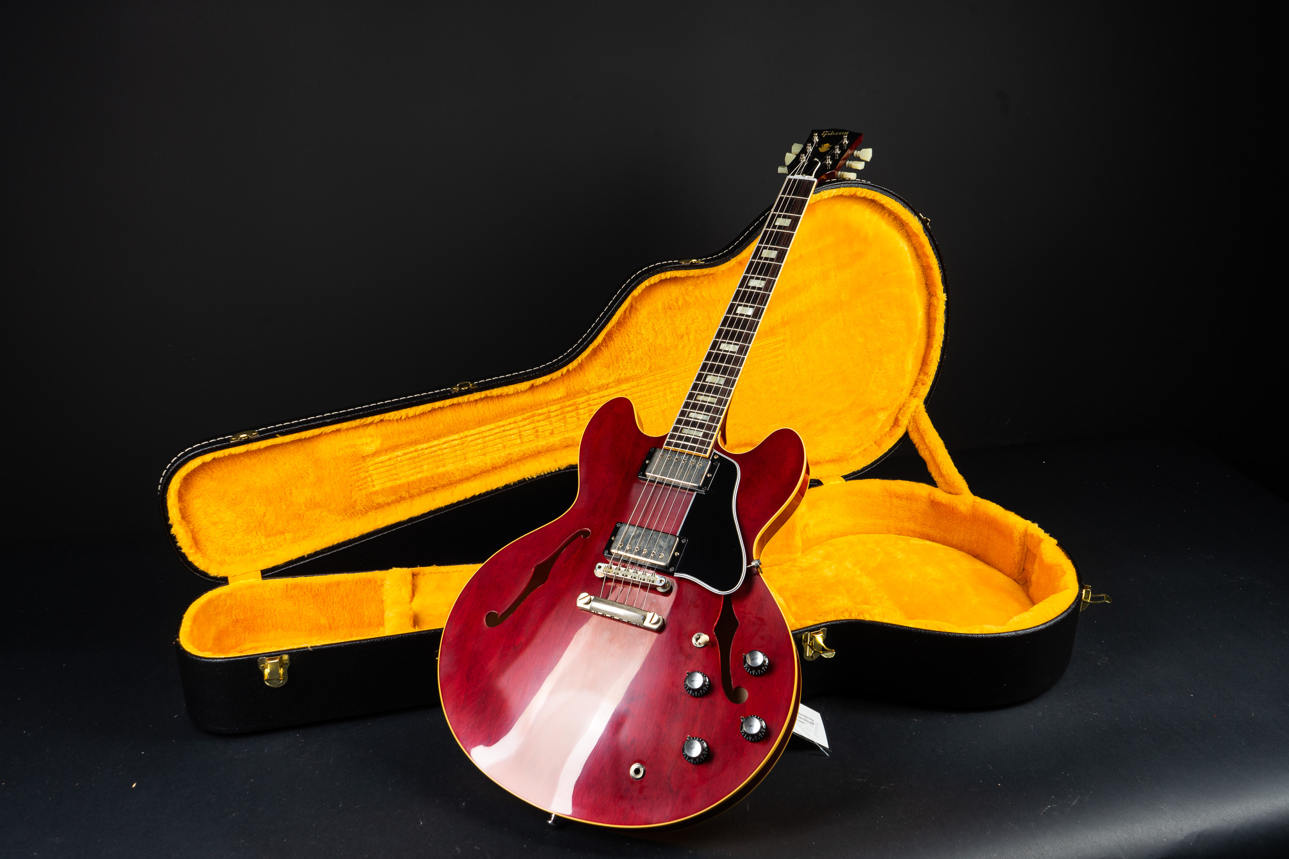 Gibson Custom Shop 1964 ES-335 VOS – Cherry – GuitarPoint